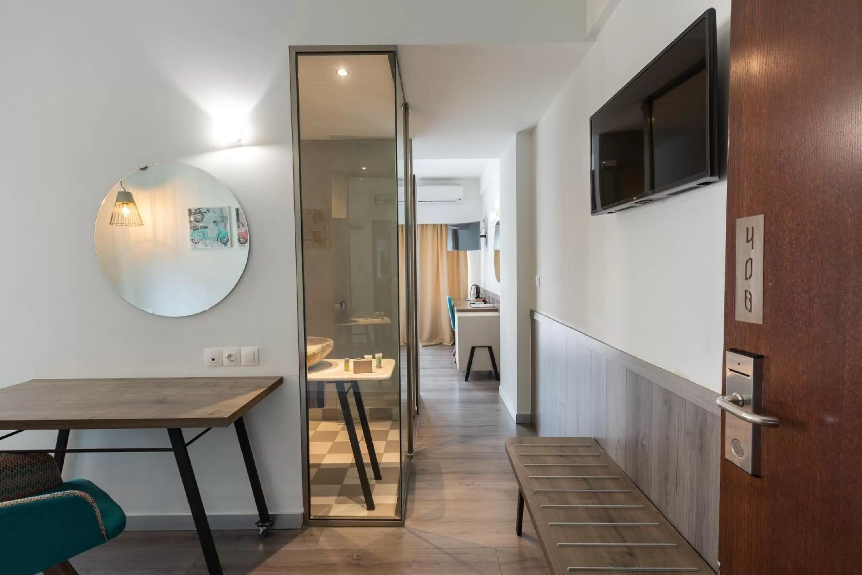 Junior Suite (2 Adults + 1 Child) in Metropolitan