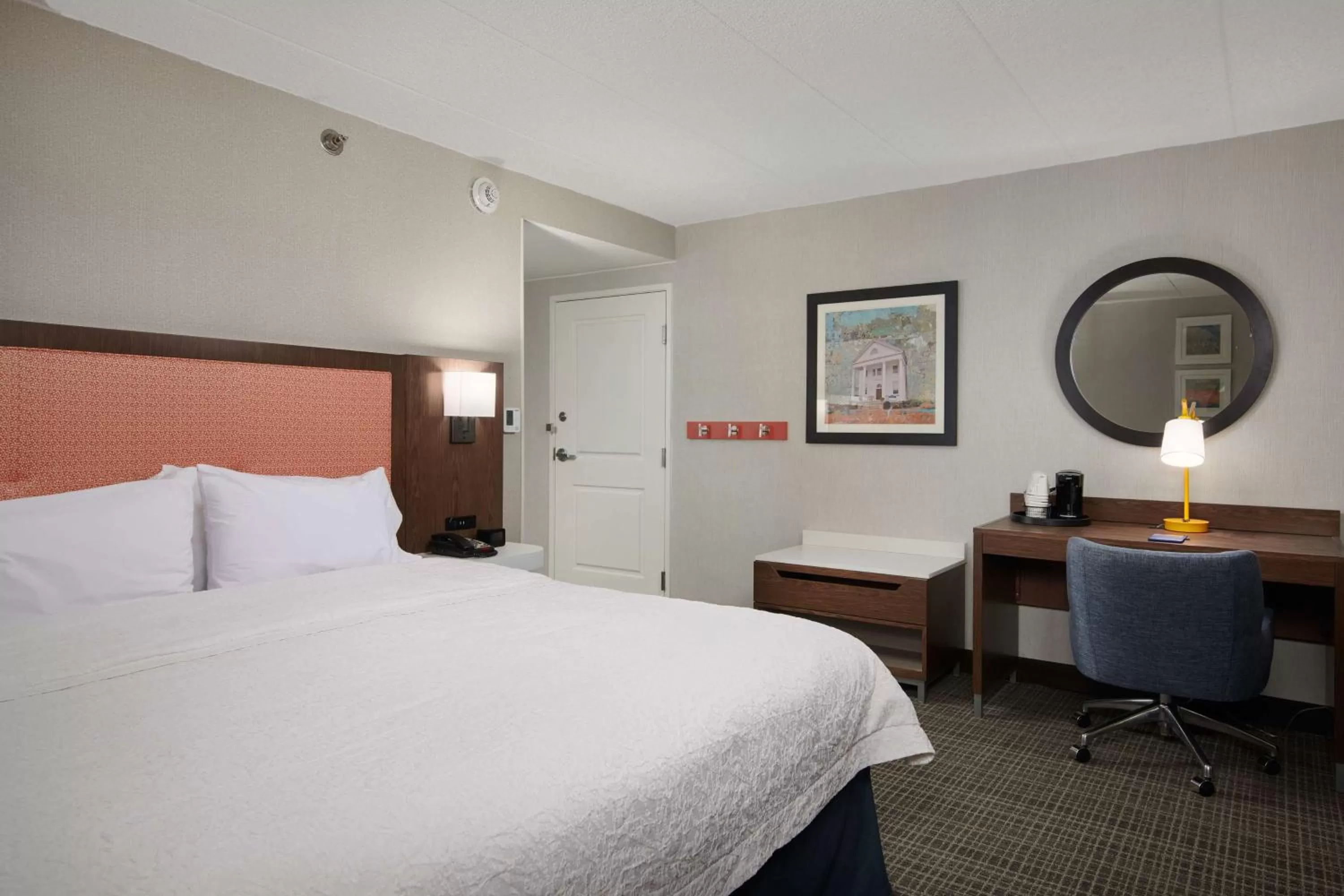 King Room - Mobility Access/Non-Smoking in Hampton Inn Fairfax City