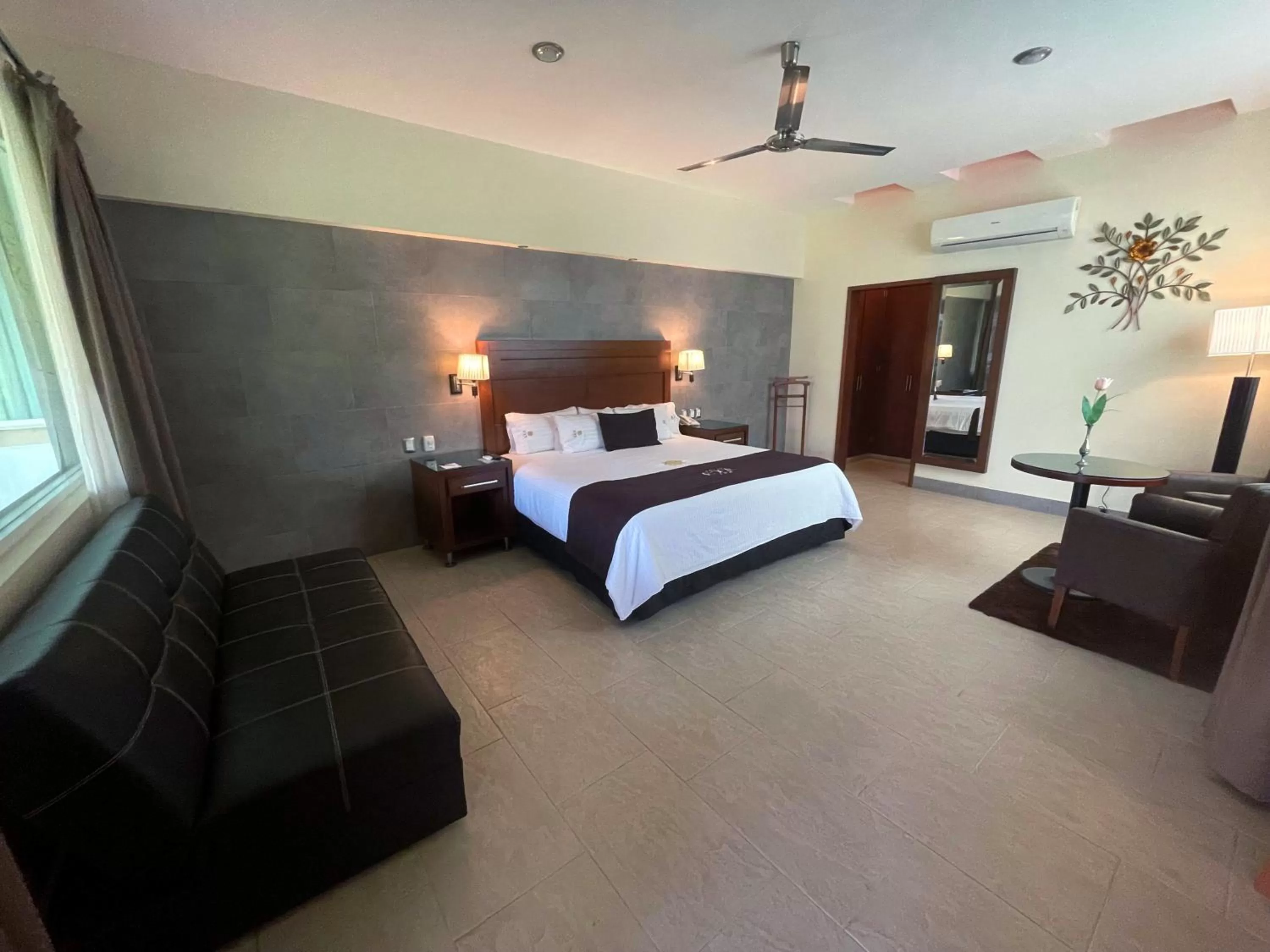 King Room in Hotel Ecce Inn & Spa