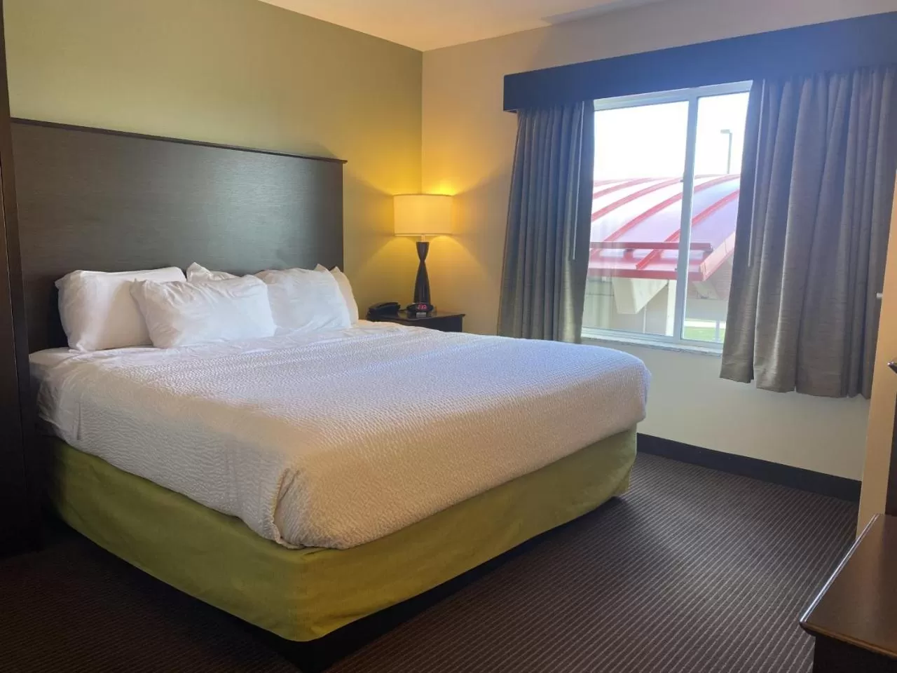 One-Bedroom Superior King Suite - Non-Smoking in AmericInn by Wyndham Hartford SD