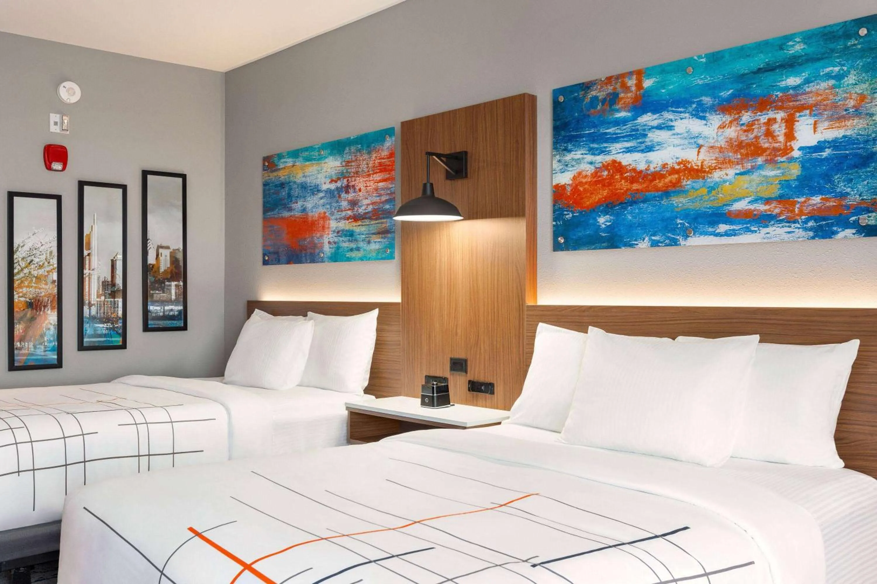 Queen Room with Two Queen Beds and Tub with Grab Bars - Mobility and Hearing Accessible/Non-Smoking in La Quinta Inn & Suites by Wyndham Mount Laurel Moorestown