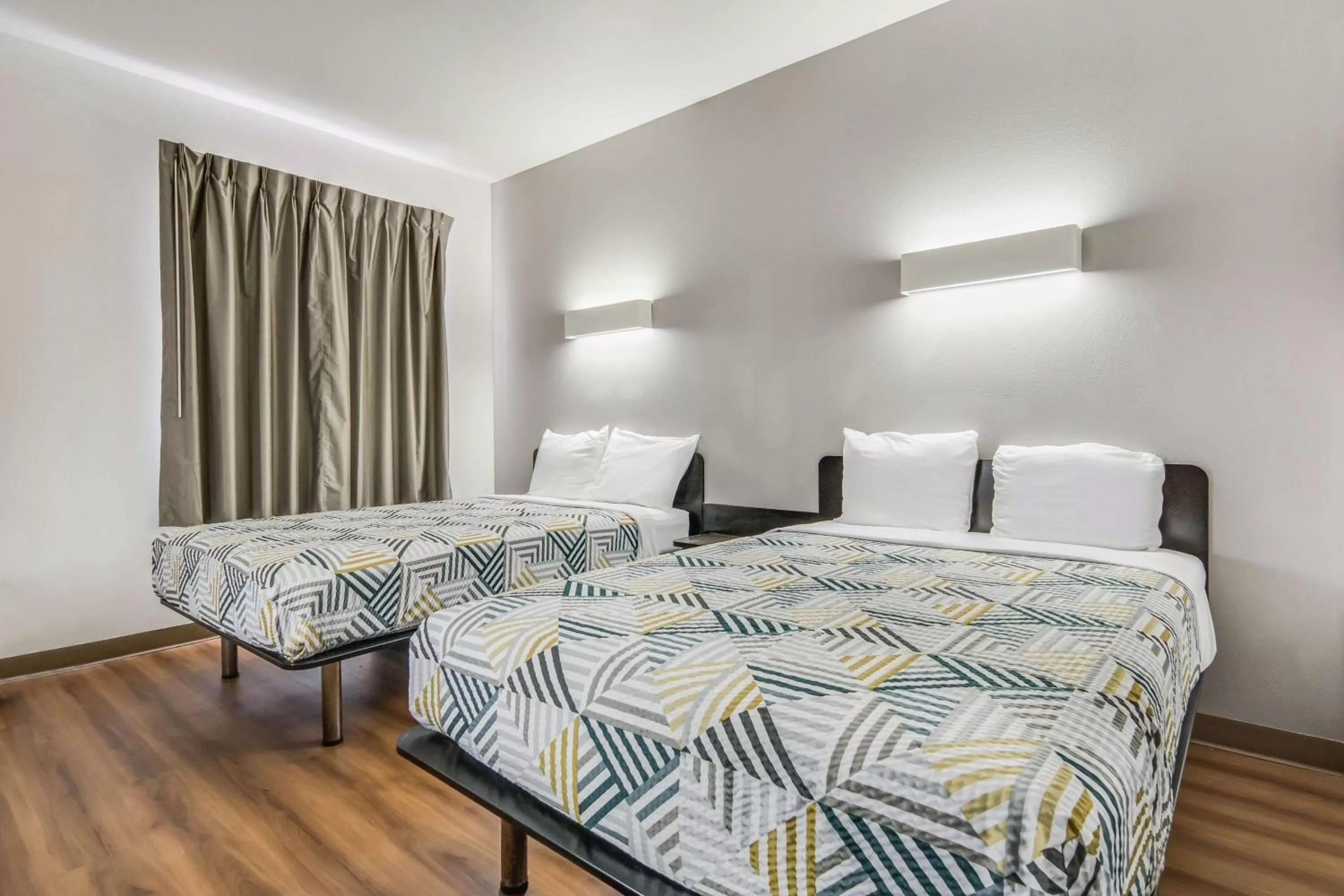 Quadruple Room - Non-Smoking in Motel 6-Cleburne, TX