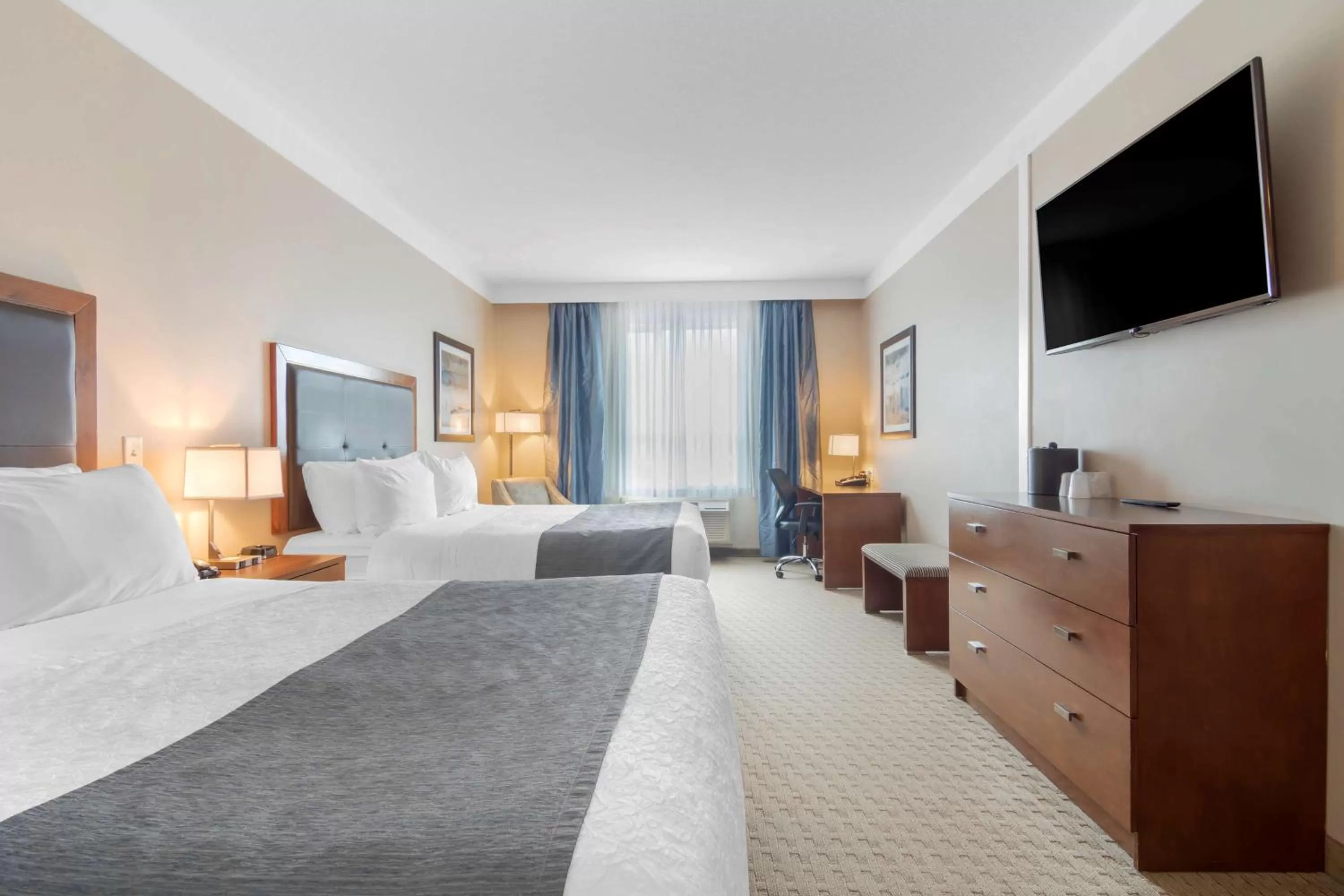 Queen Room with Two Queen Beds and Bathtub - Disability Access/Pet Friendly in Best Western Plus Revelstoke