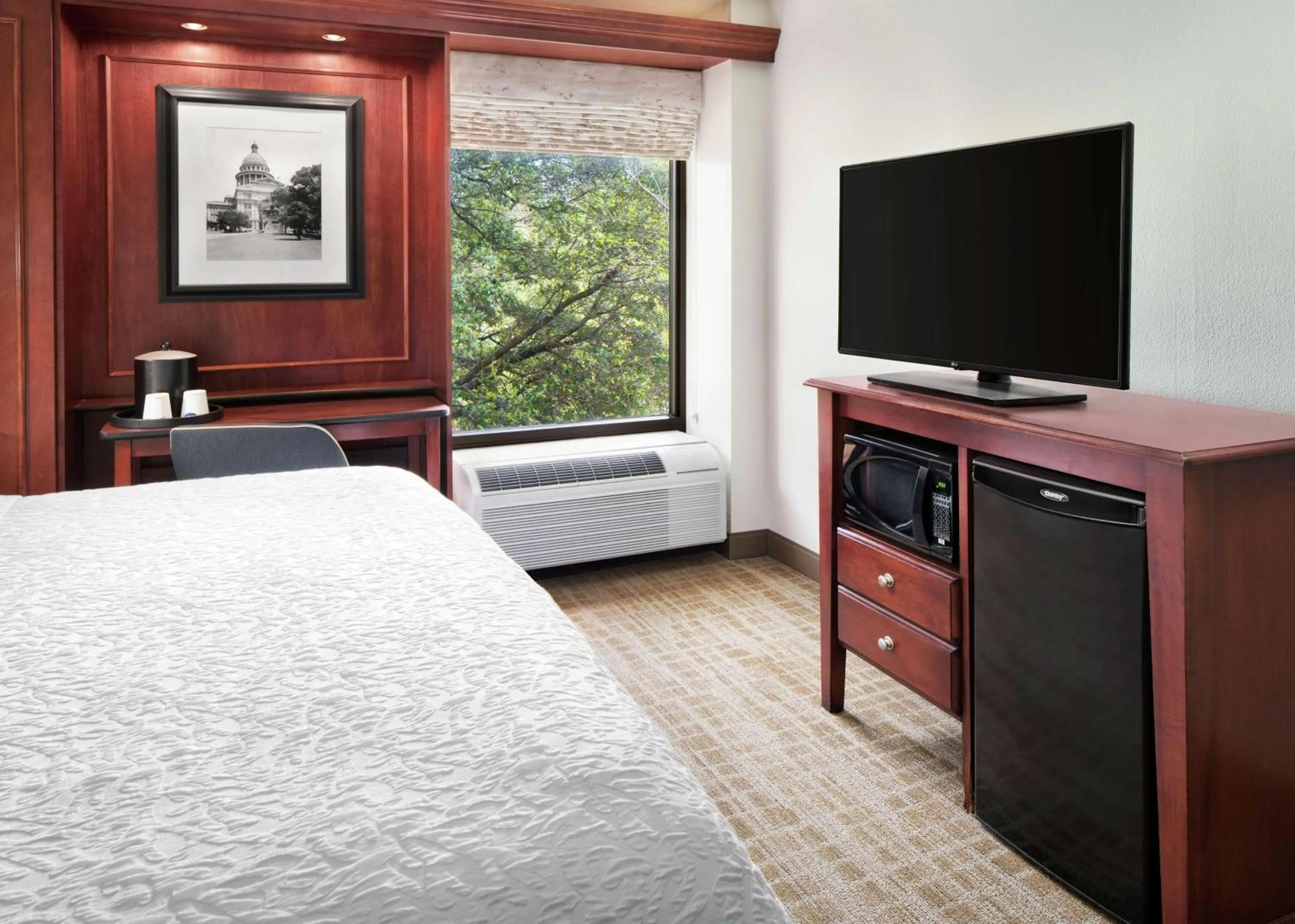 King Room with Sofa Bed and Study - Non-Smoking in Hampton Inn Austin North