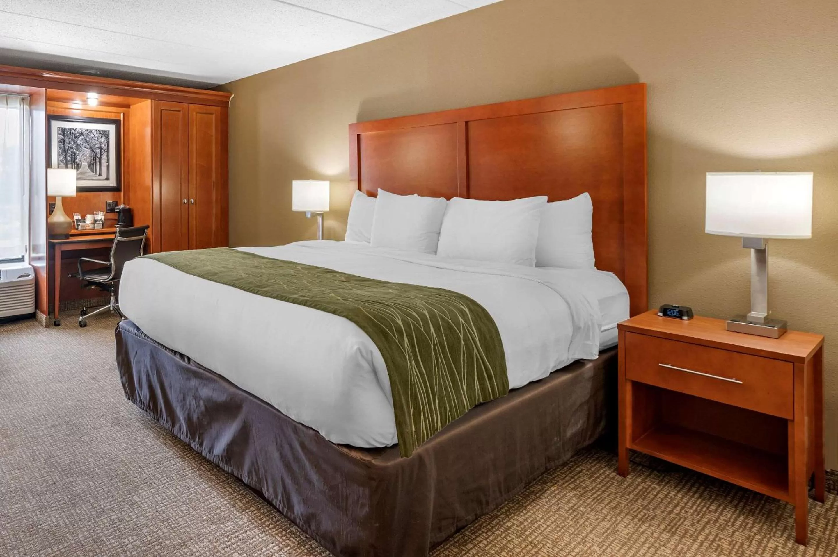 King Room - Non-Smoking in Comfort Inn Oxford - University Area