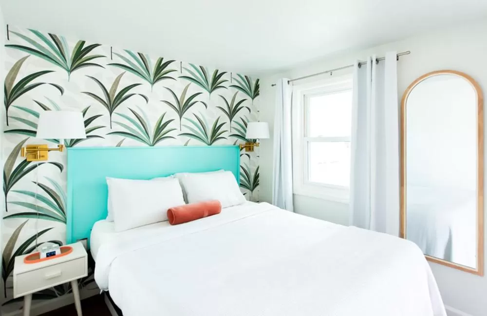 Queen Studio in Royal Palms Motel