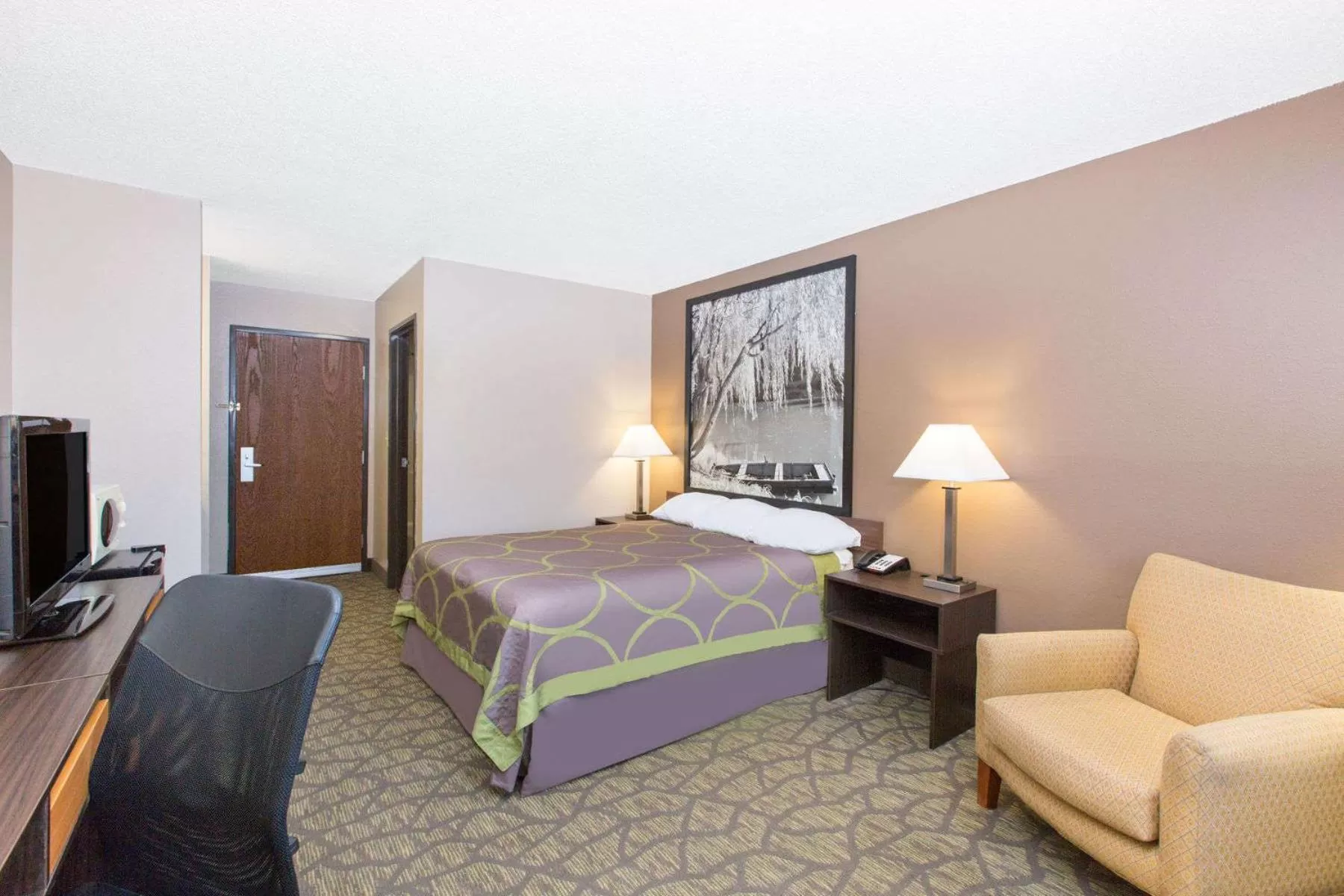 Queen Room - Mobility Access/Non-Smoking in Super 8 by Wyndham Belleville