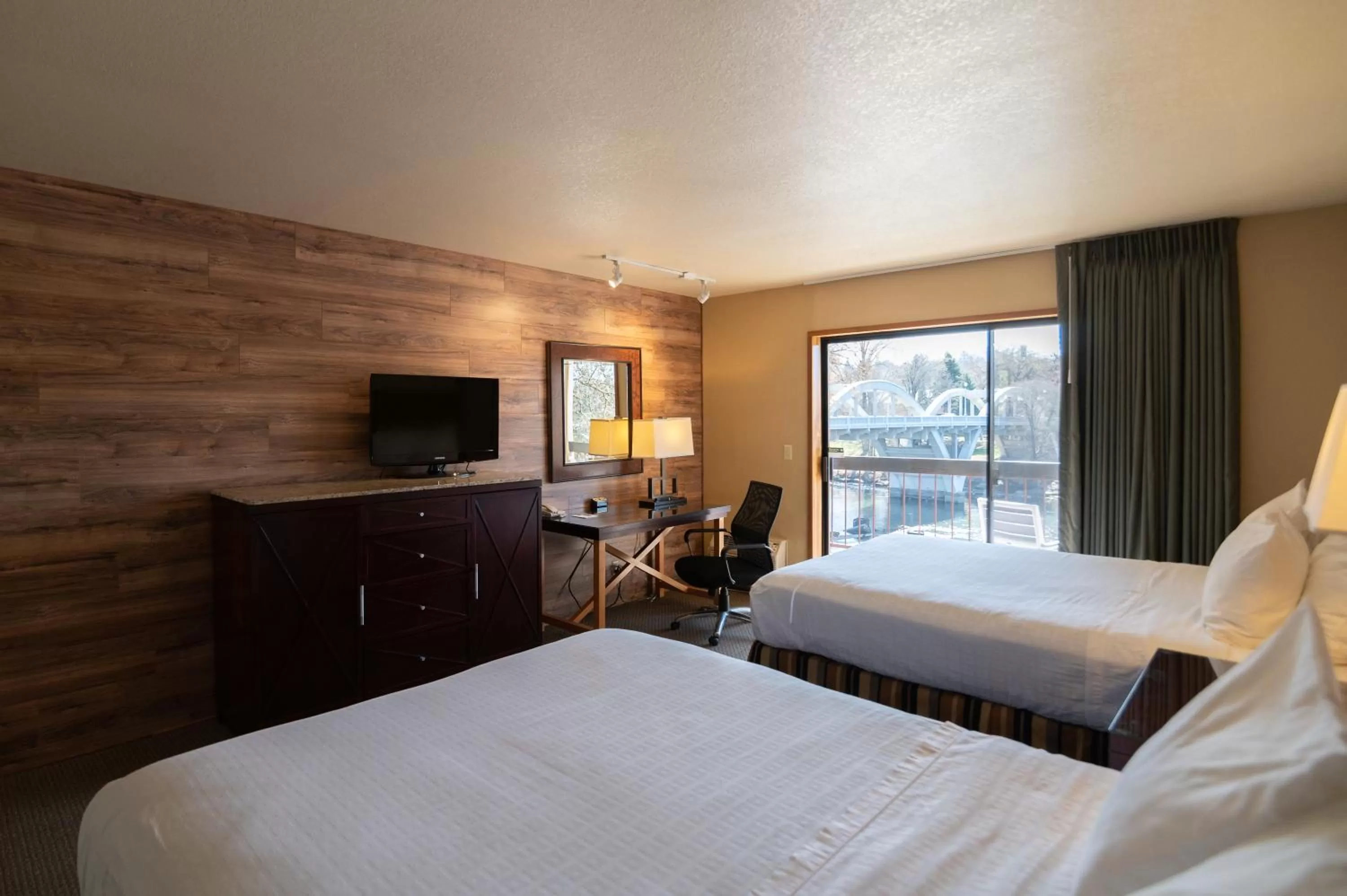 Standard Queen Room with Two Queen Beds with River View - single occupancy in Riverside Inn