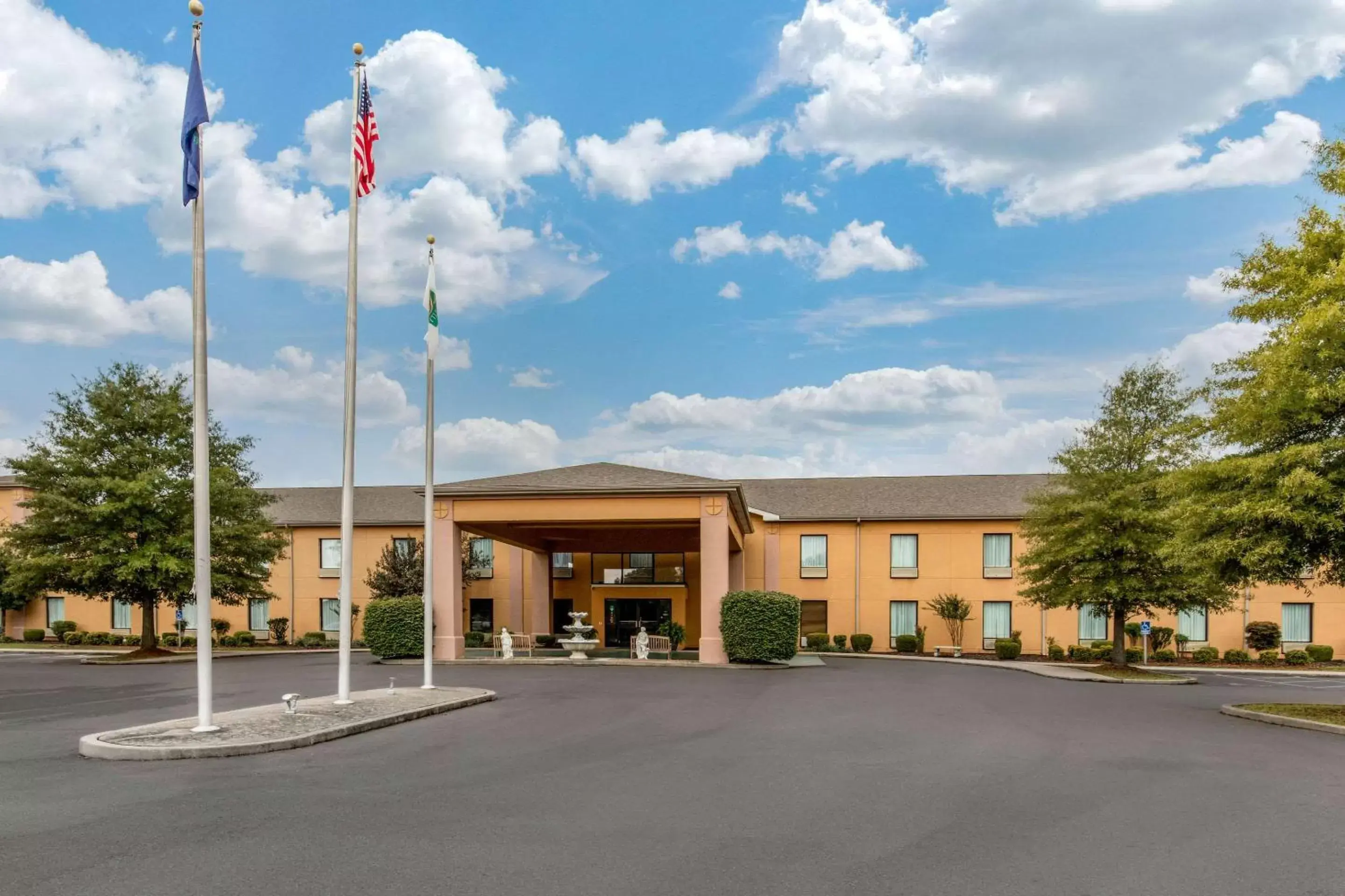 Quality Inn & Suites Benton - Draffenville Quality Inn & Suites Benton - Draffenville