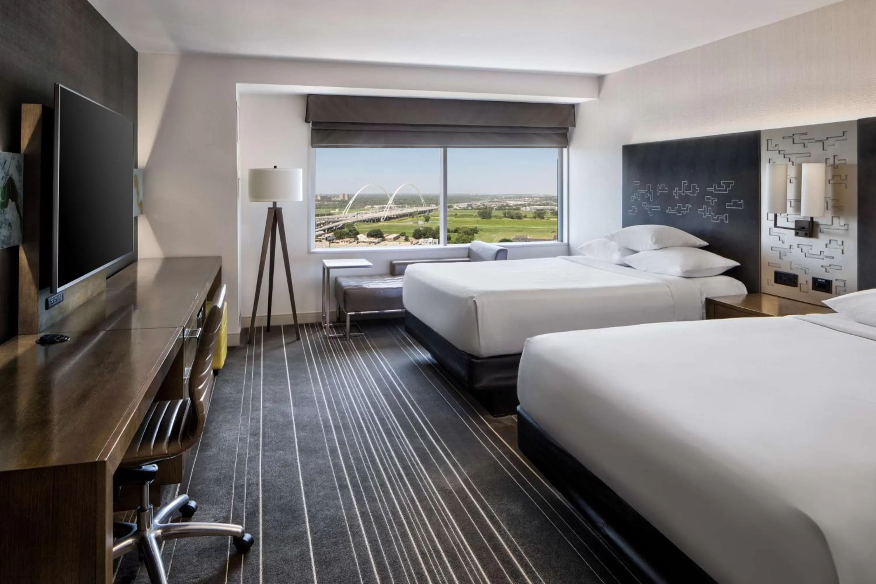 Queen Room with Two Queen Beds and Accessible Tub in Hyatt Regency Dallas