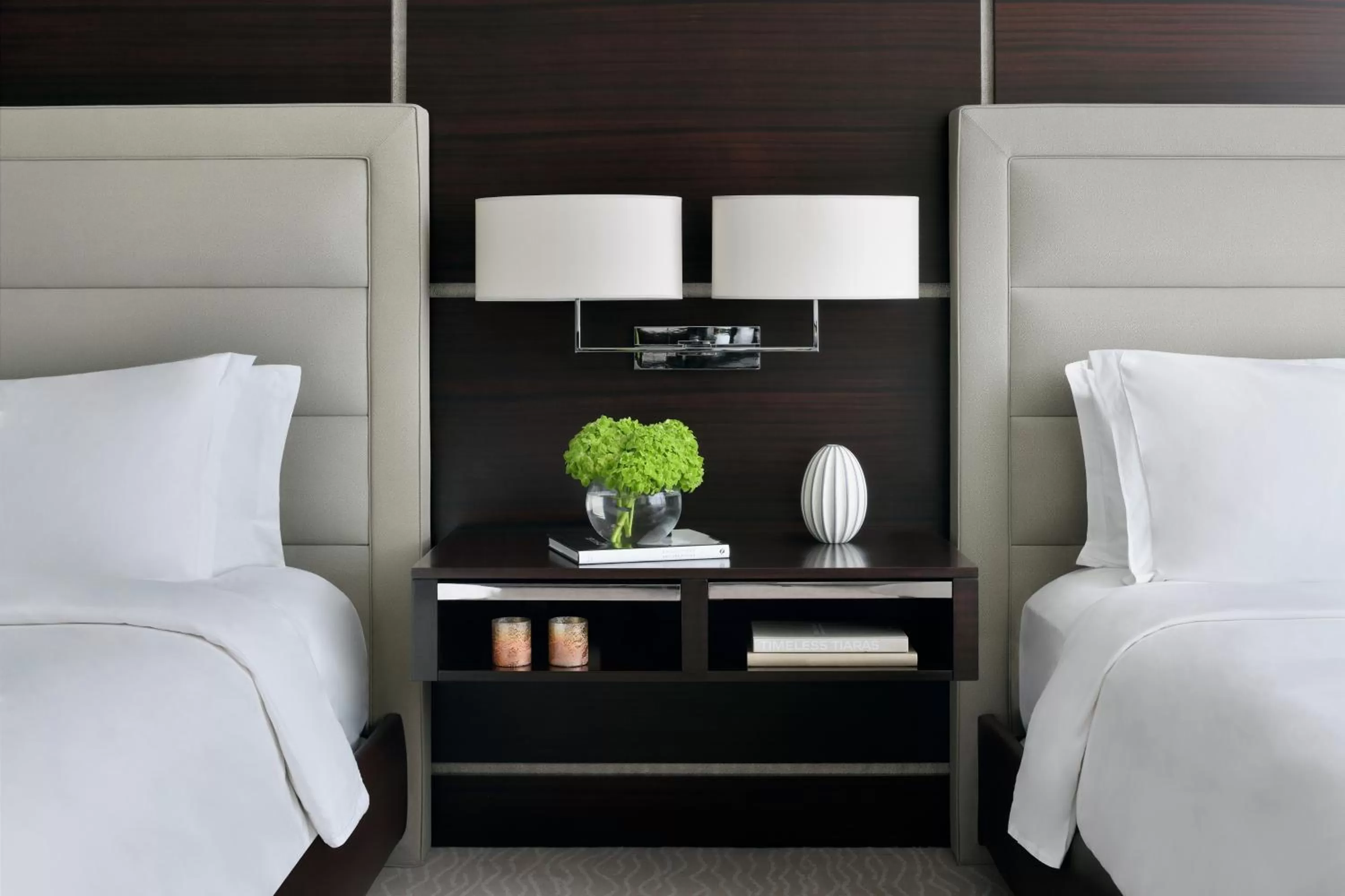 Manor Club Twin Room - Waterfront View in Rosewood Abu Dhabi