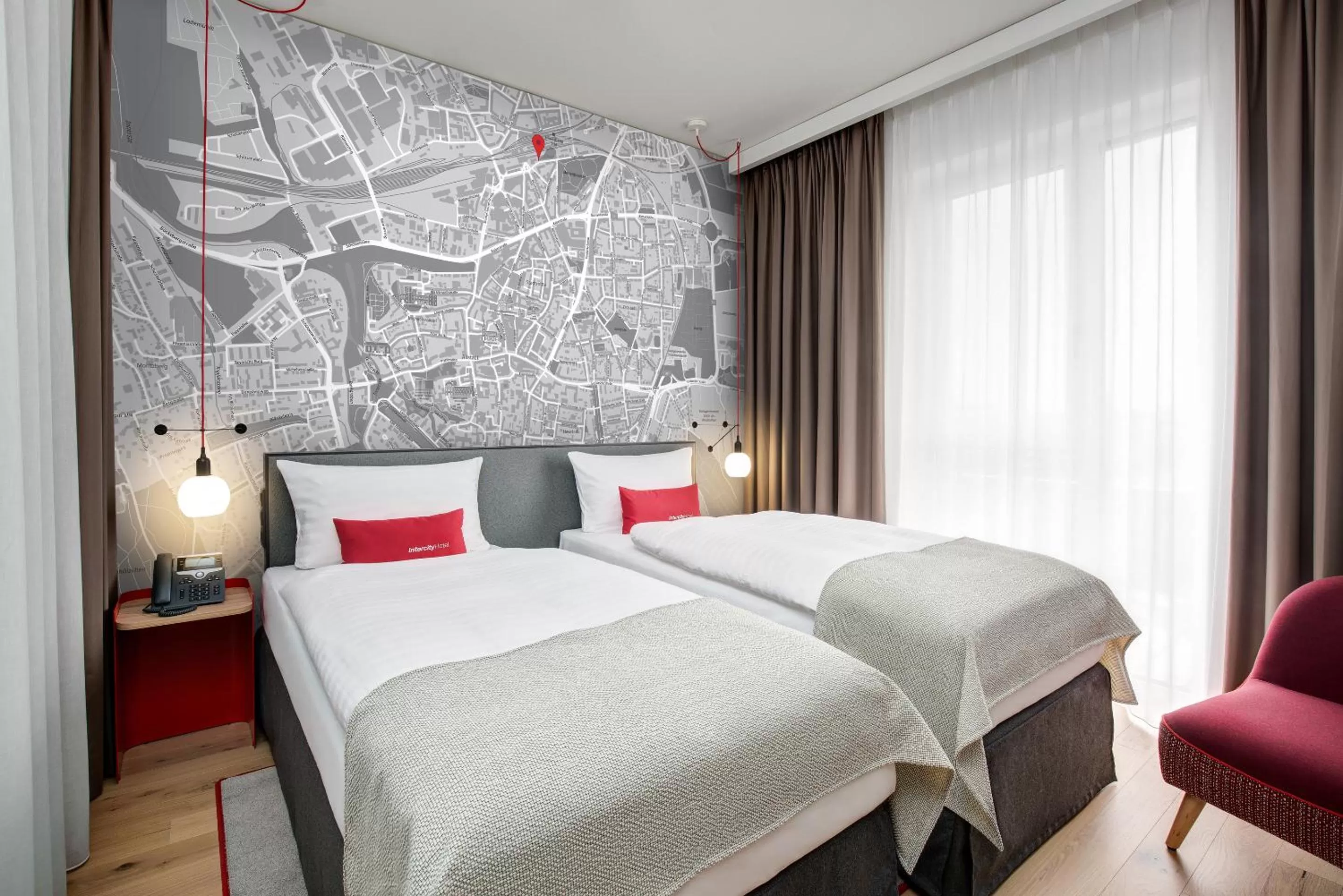 Superior Twin Room in IntercityHotel Dortmund