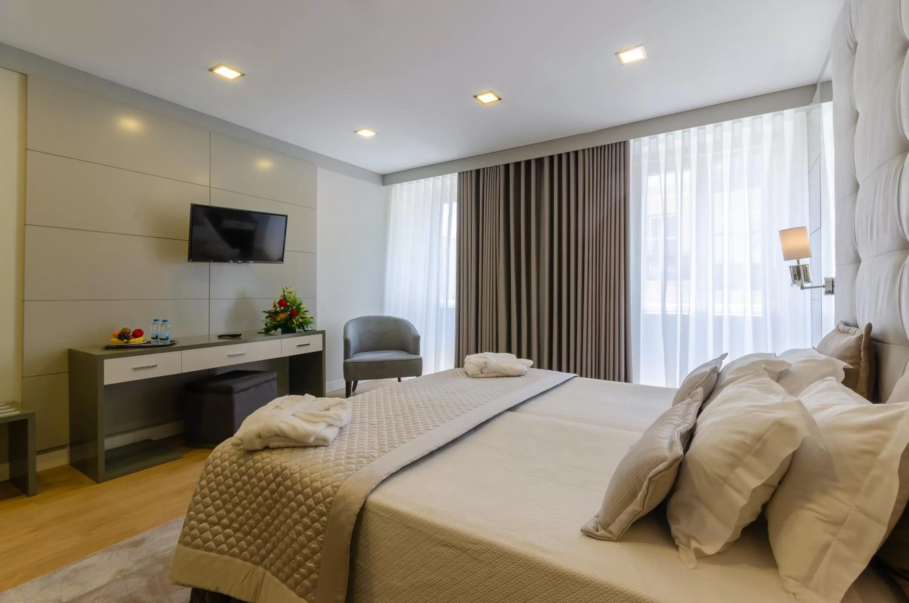 Superior Triple Room with Chiado View in Hotel Borges Chiado