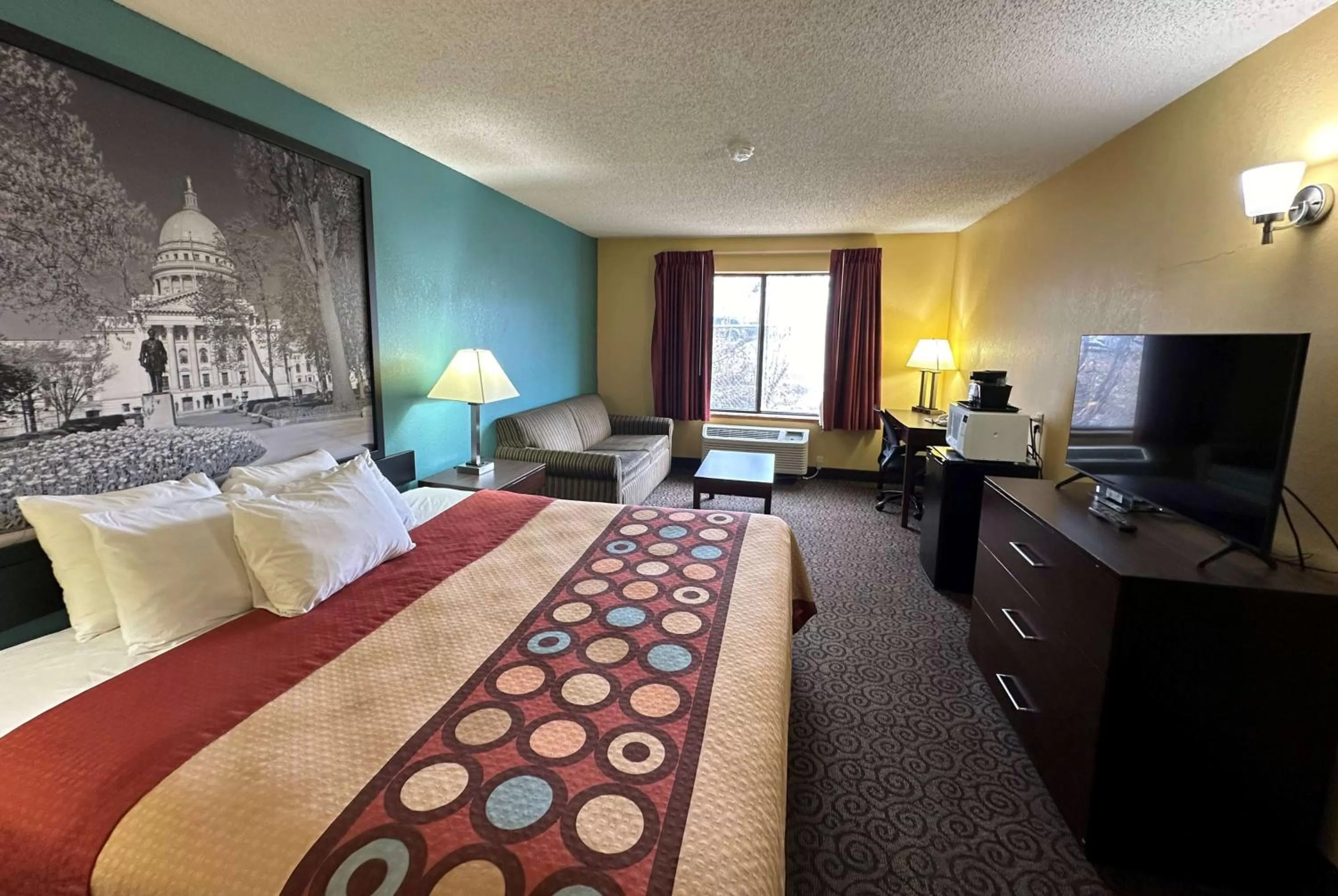 King Room - Non-Smoking in Super 8 by Wyndham Appleton