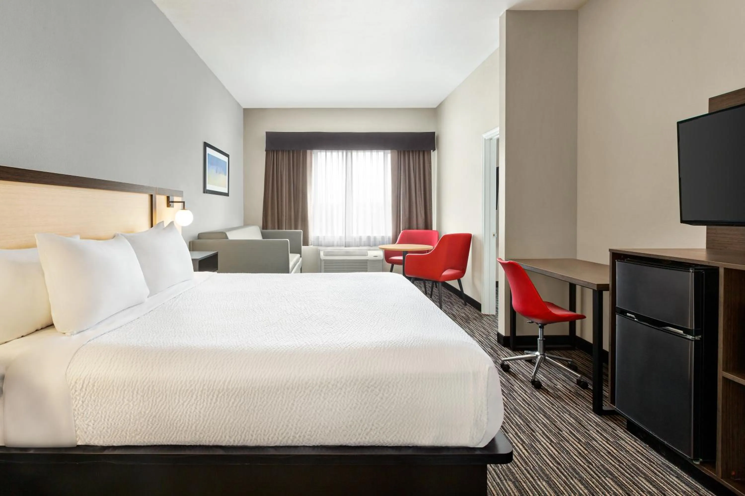 2 Room Suite with 2 King Beds and Day Bed, Non-Smoking in Ramada by Wyndham Marina