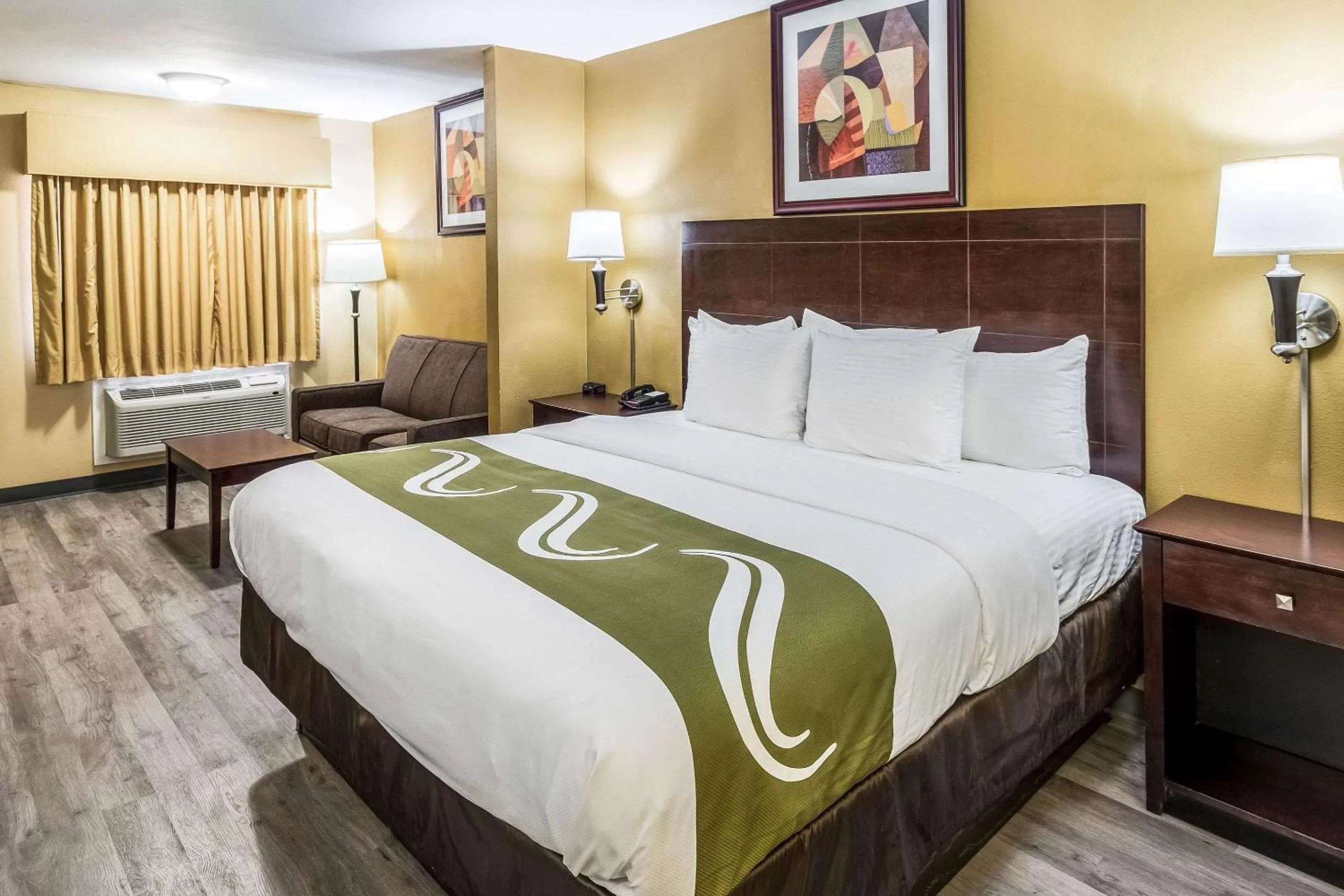 King Suite with Sofa Bed - Non Smoking in Quality Inn Corsicana