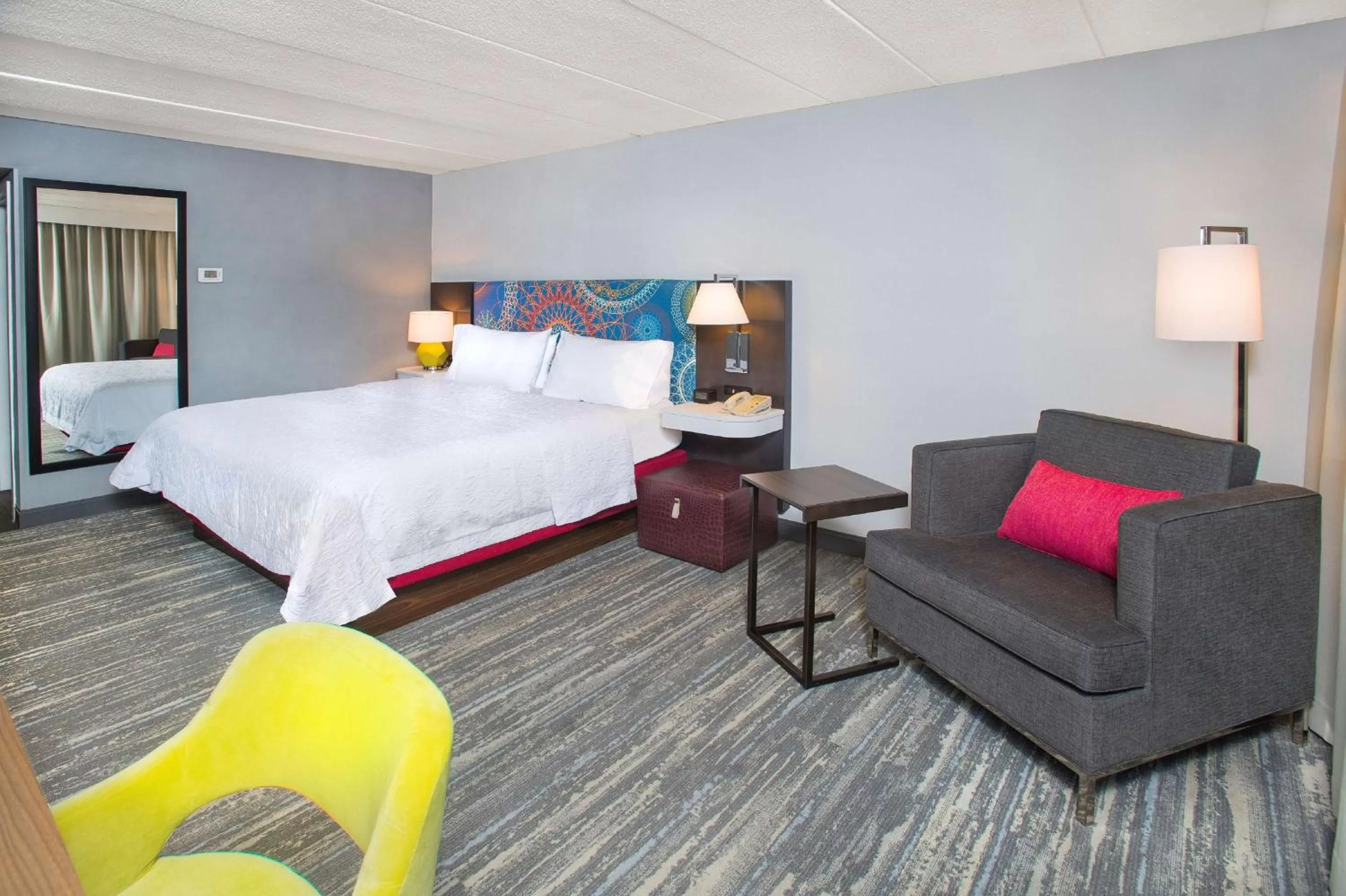 King Room with Tub - Mobility Access/Non-Smoking in Hampton Inn & Suites Annapolis