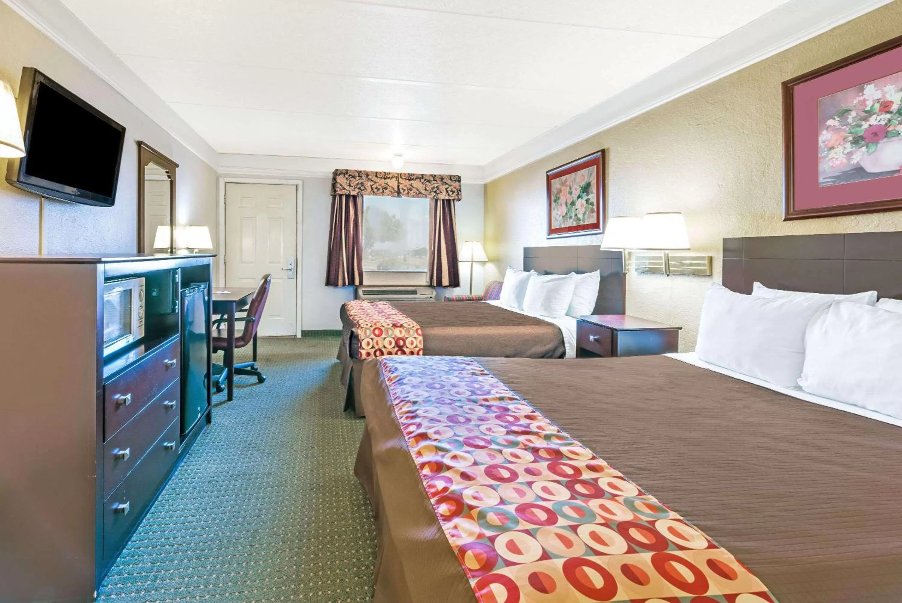 Queen Room with Two Queen Beds - Non-Smoking in Days Inn by Wyndham Gainesville
