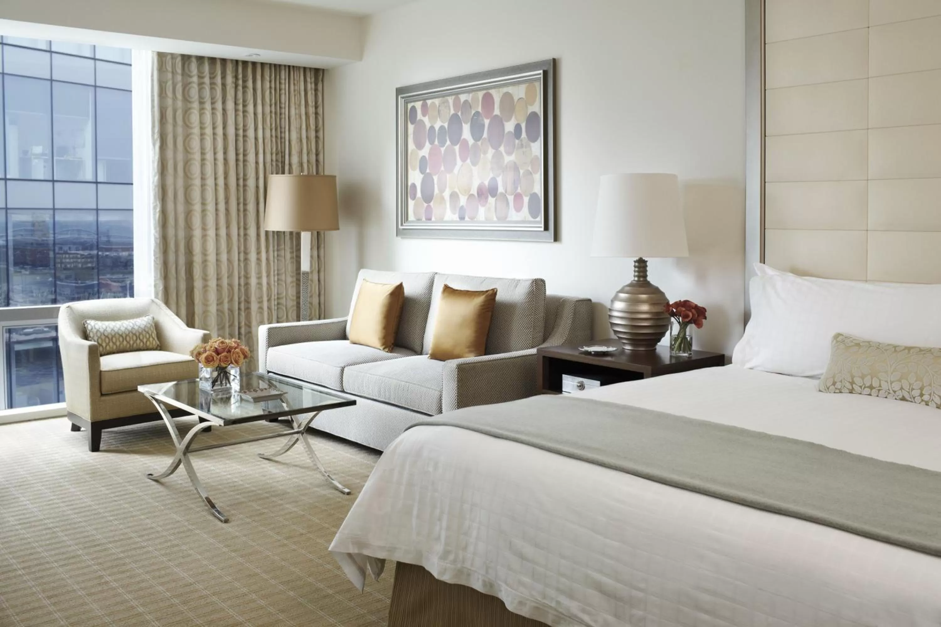 King Room with City View - Disability Access in Four Seasons Baltimore