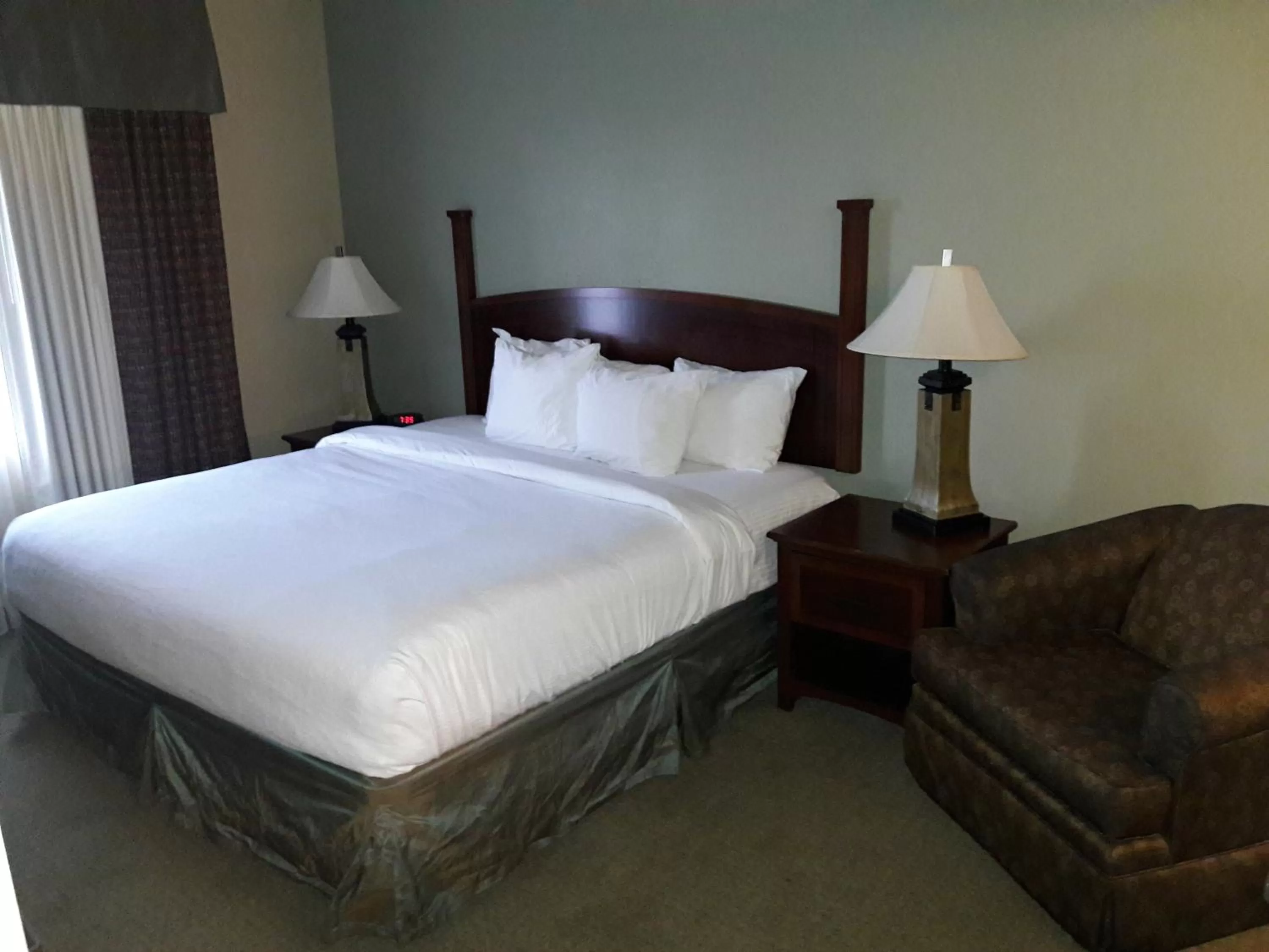 One-Bedroom King Suite - Non-Smoking in WeStay Suites - Covington/Mandeville