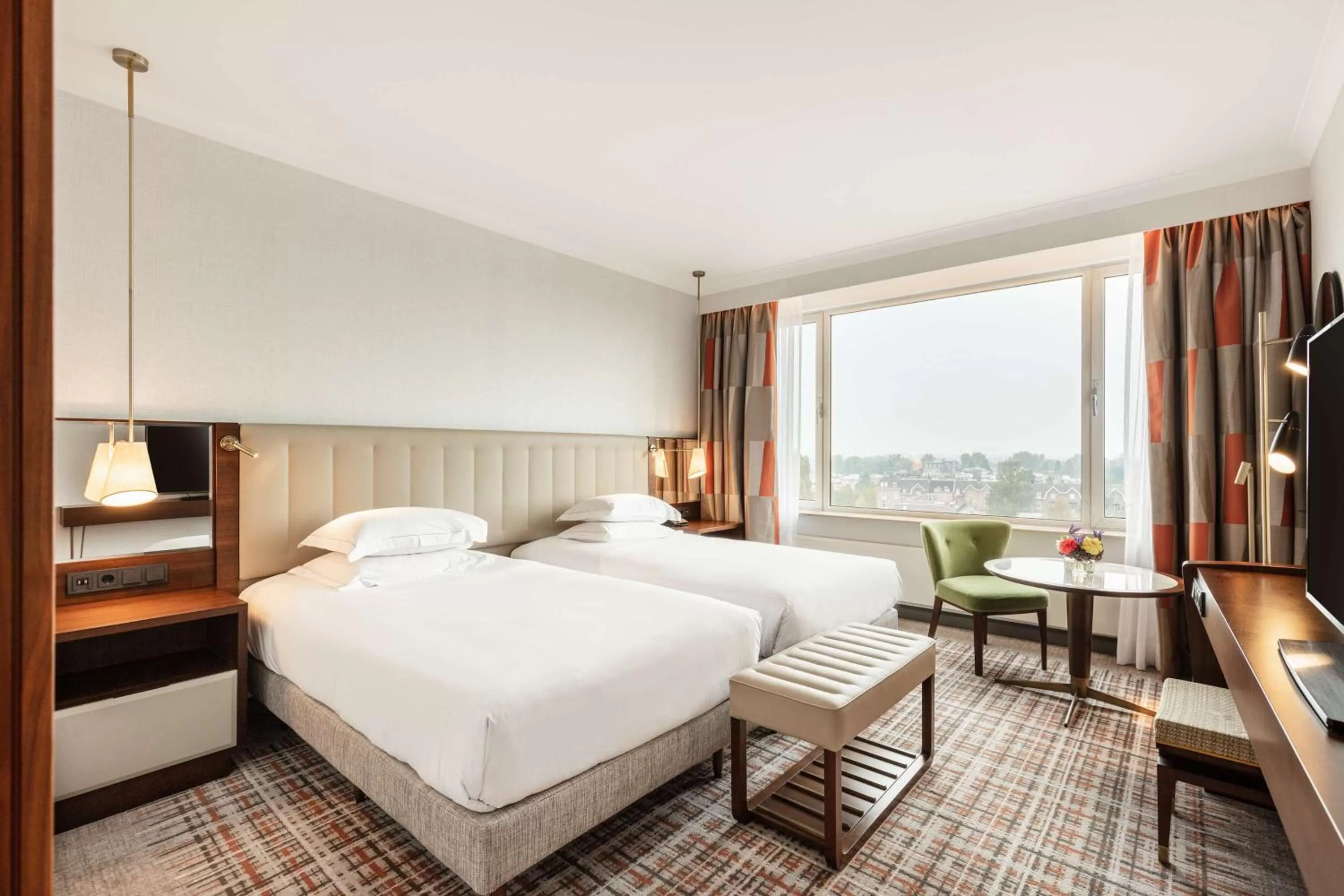 Twin Deluxe Room with Canal View in Hilton Amsterdam