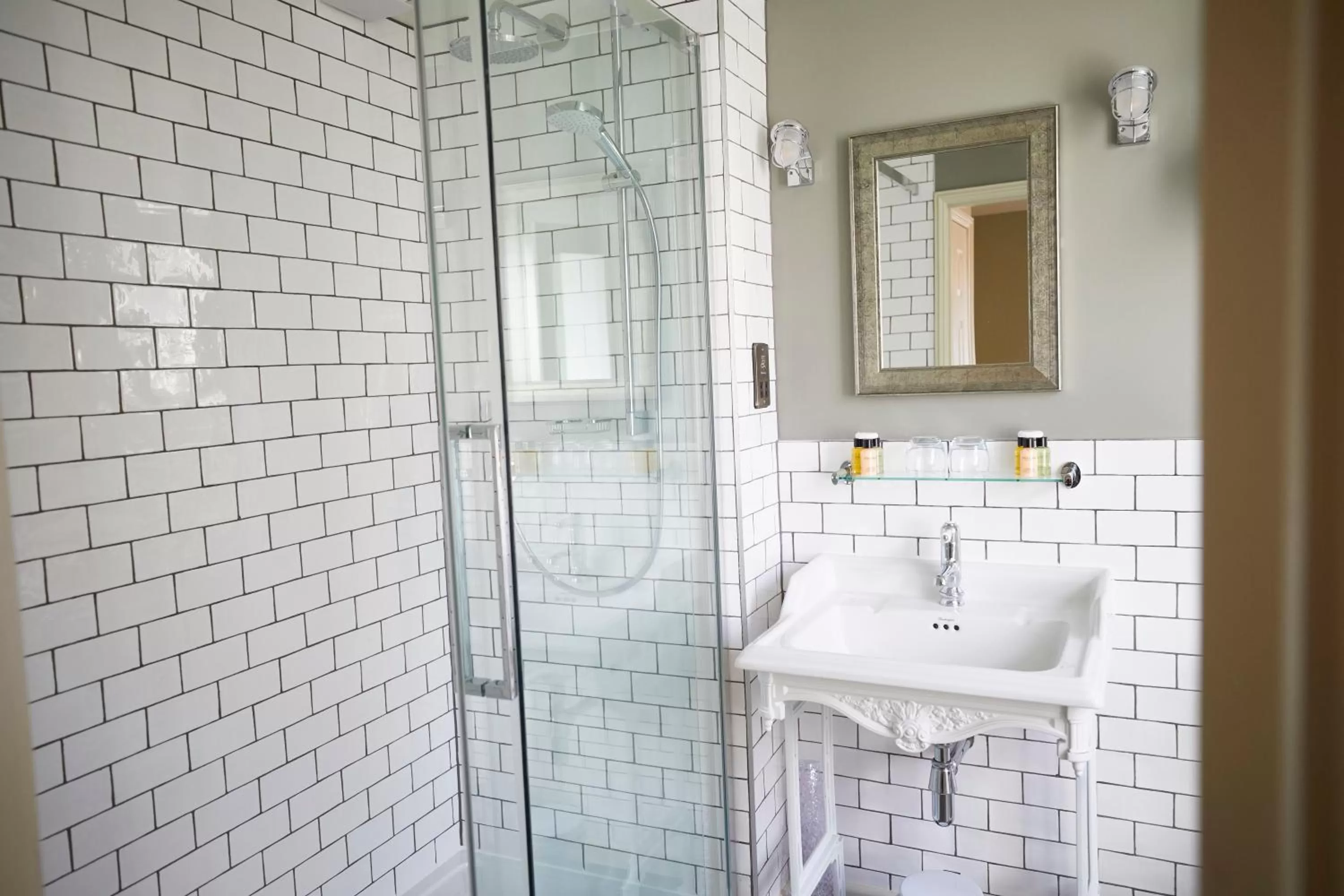 Luxury Double Room in Wykeham Arms