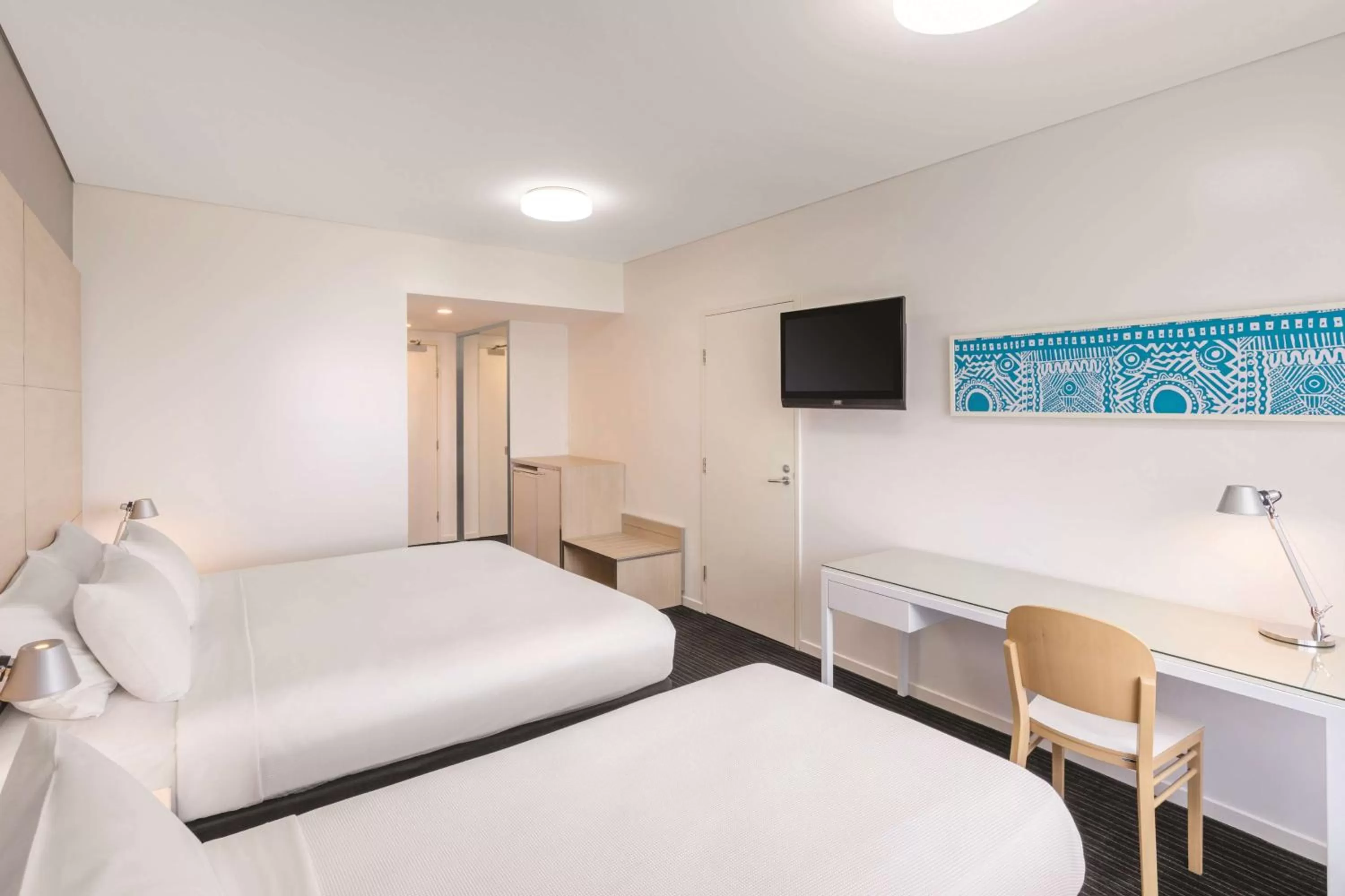Bedroom, Bed in Vibe Hotel Darwin Waterfront