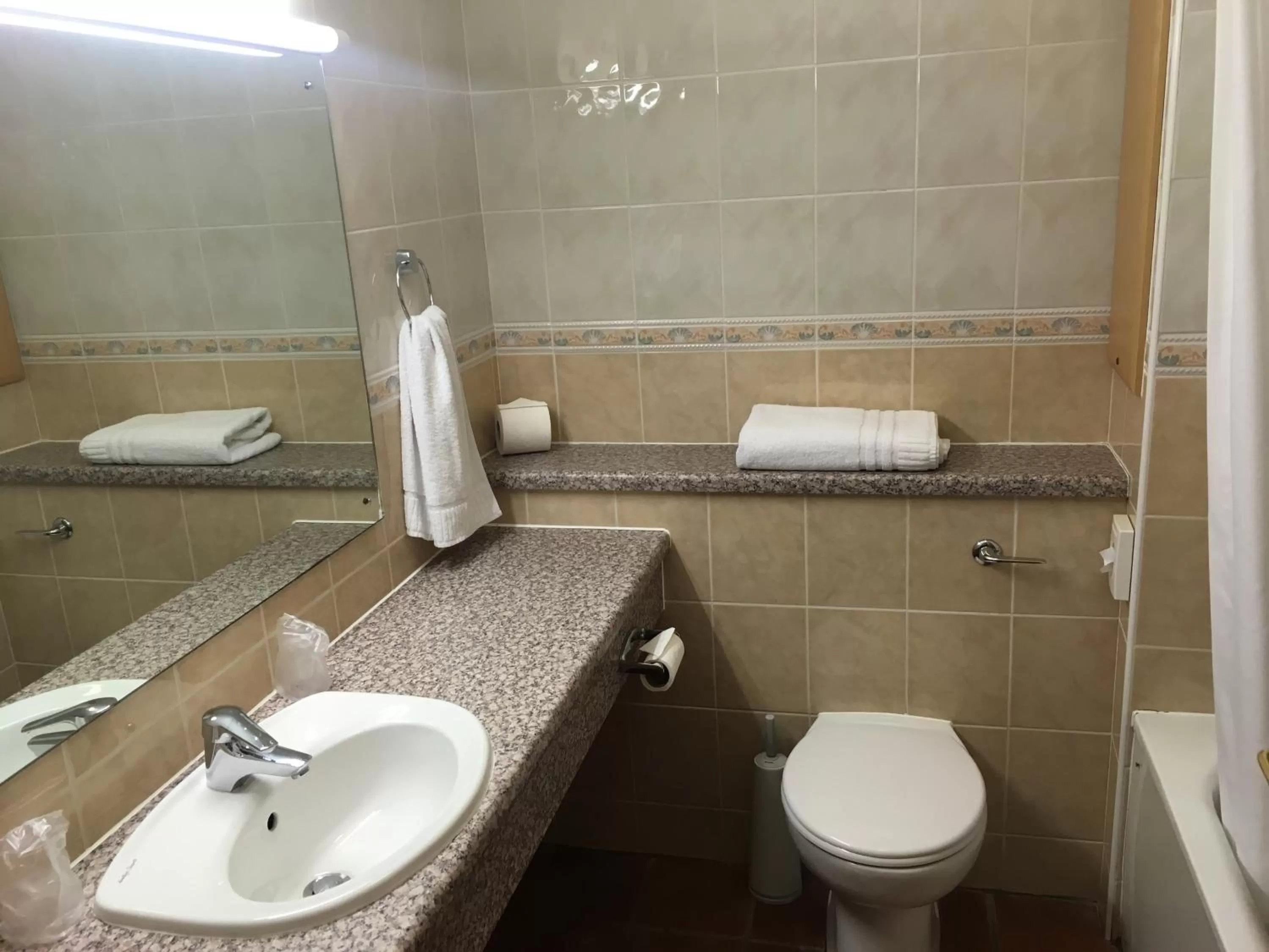 Standard Double Room - single occupancy in Moreton Park Hotel