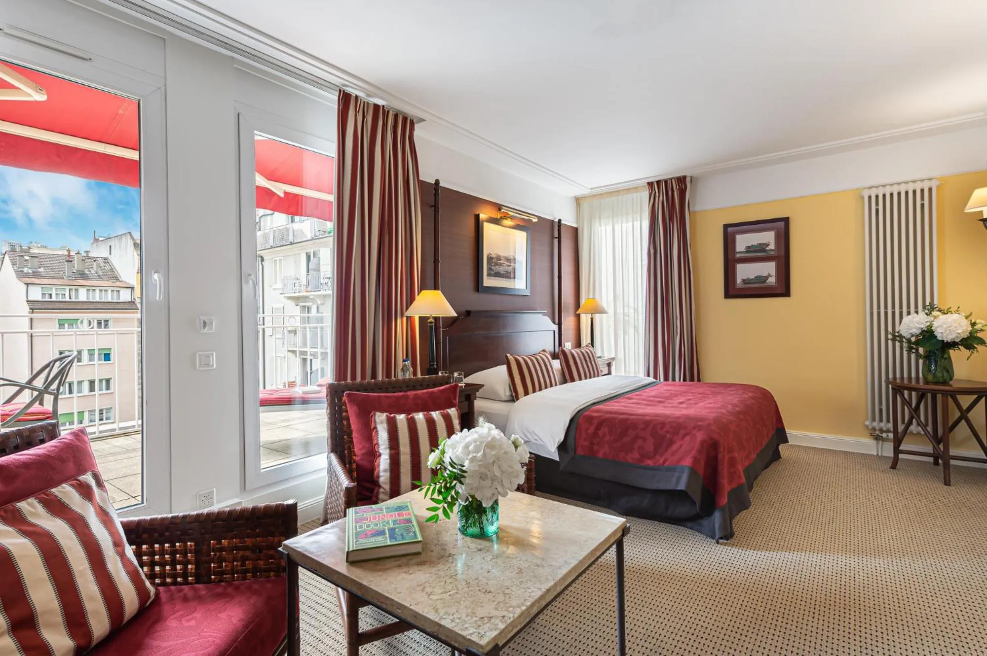 Junior Suite with Terrace in Kipling Manotel