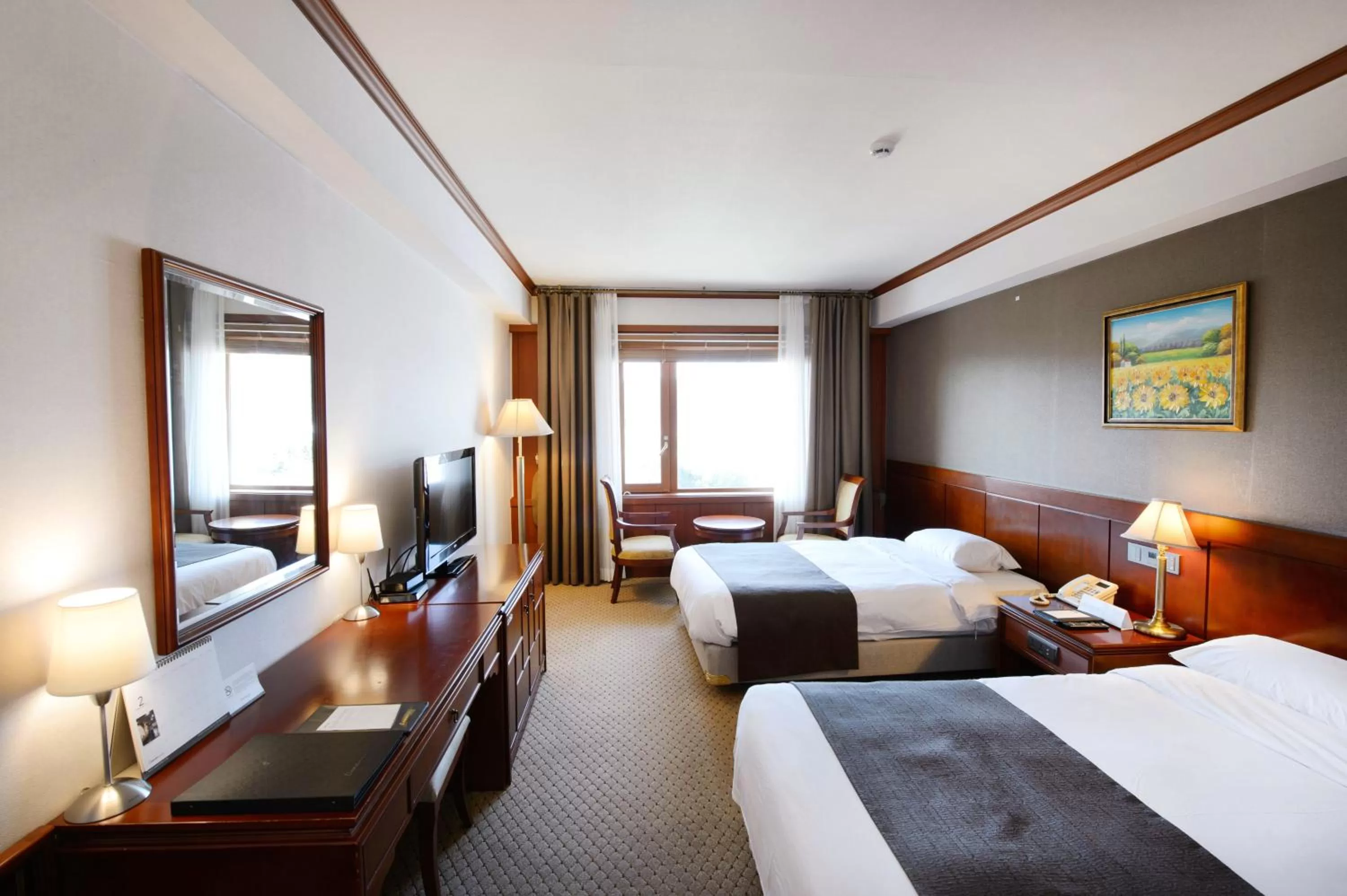 Superior Twin Room with Mountain View in Commodore Hotel Gyeongju