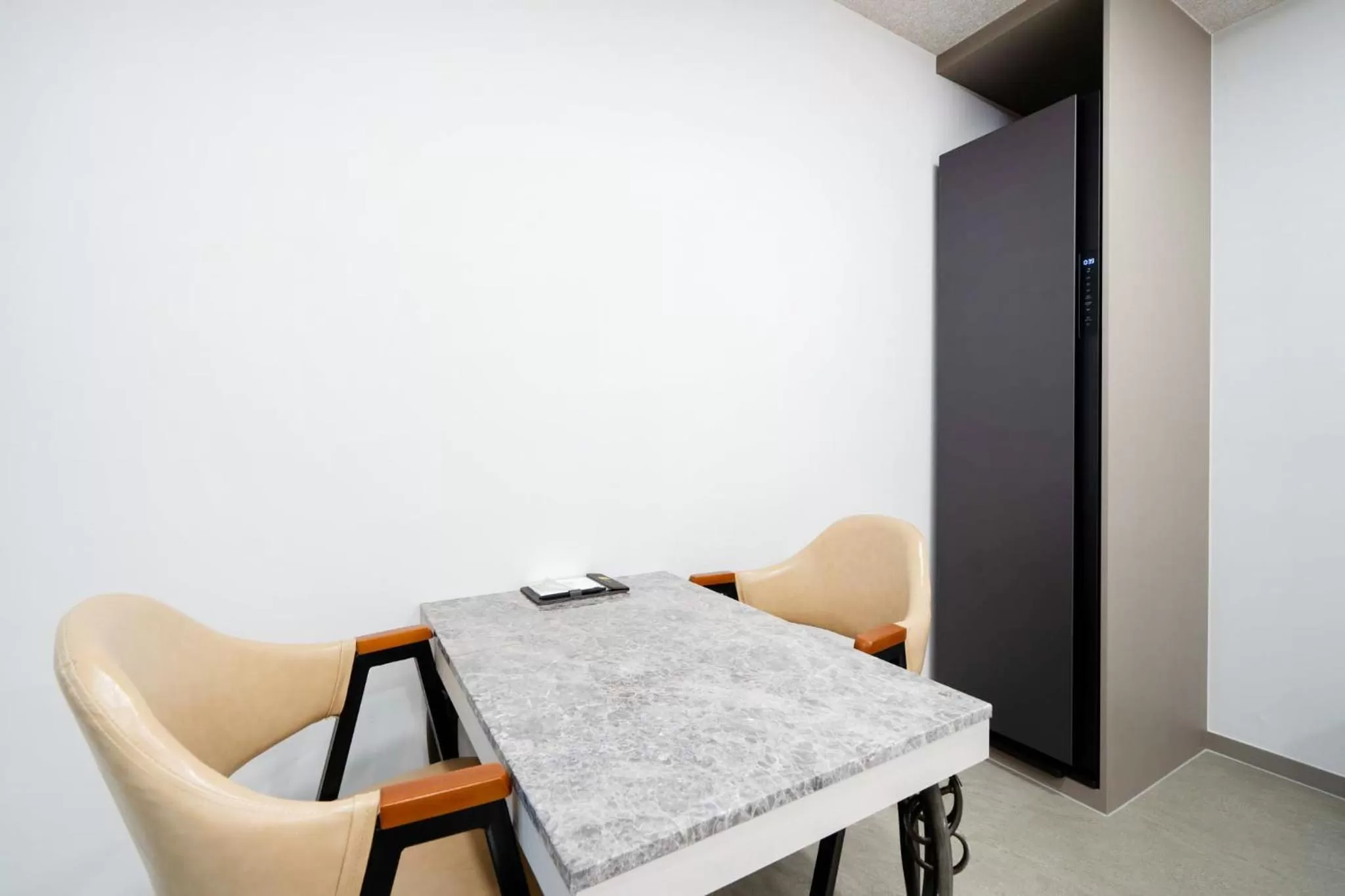 Standard Twin Room in Ytt Hotel