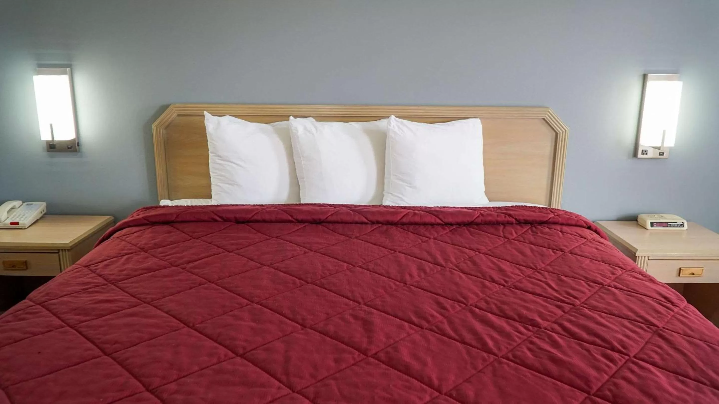 Standard King Room - Non-Smoking  in Rodeway Inn