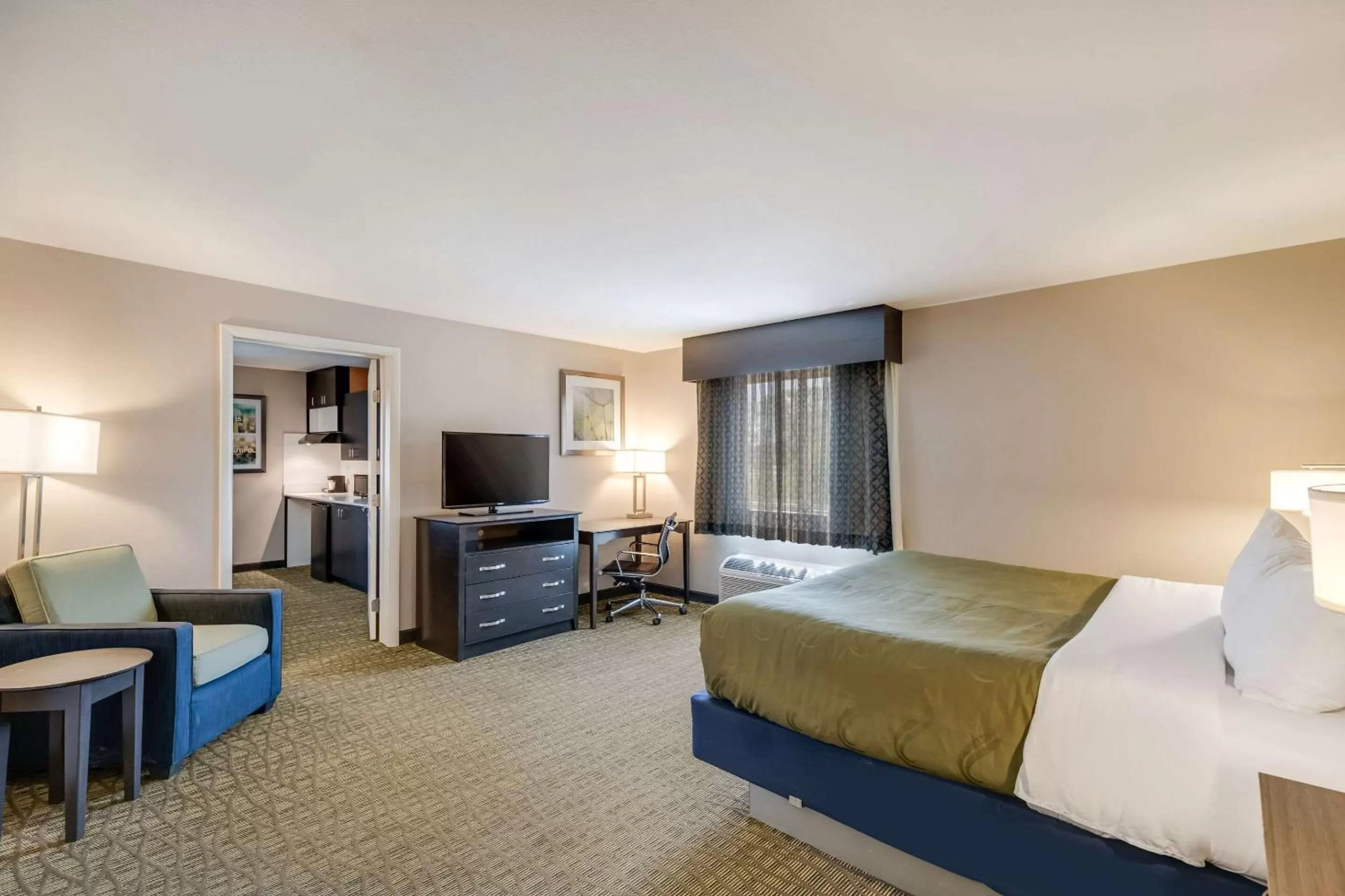 King Suite with Sofa Bed - Non Smoking in Quality Inn & Suites