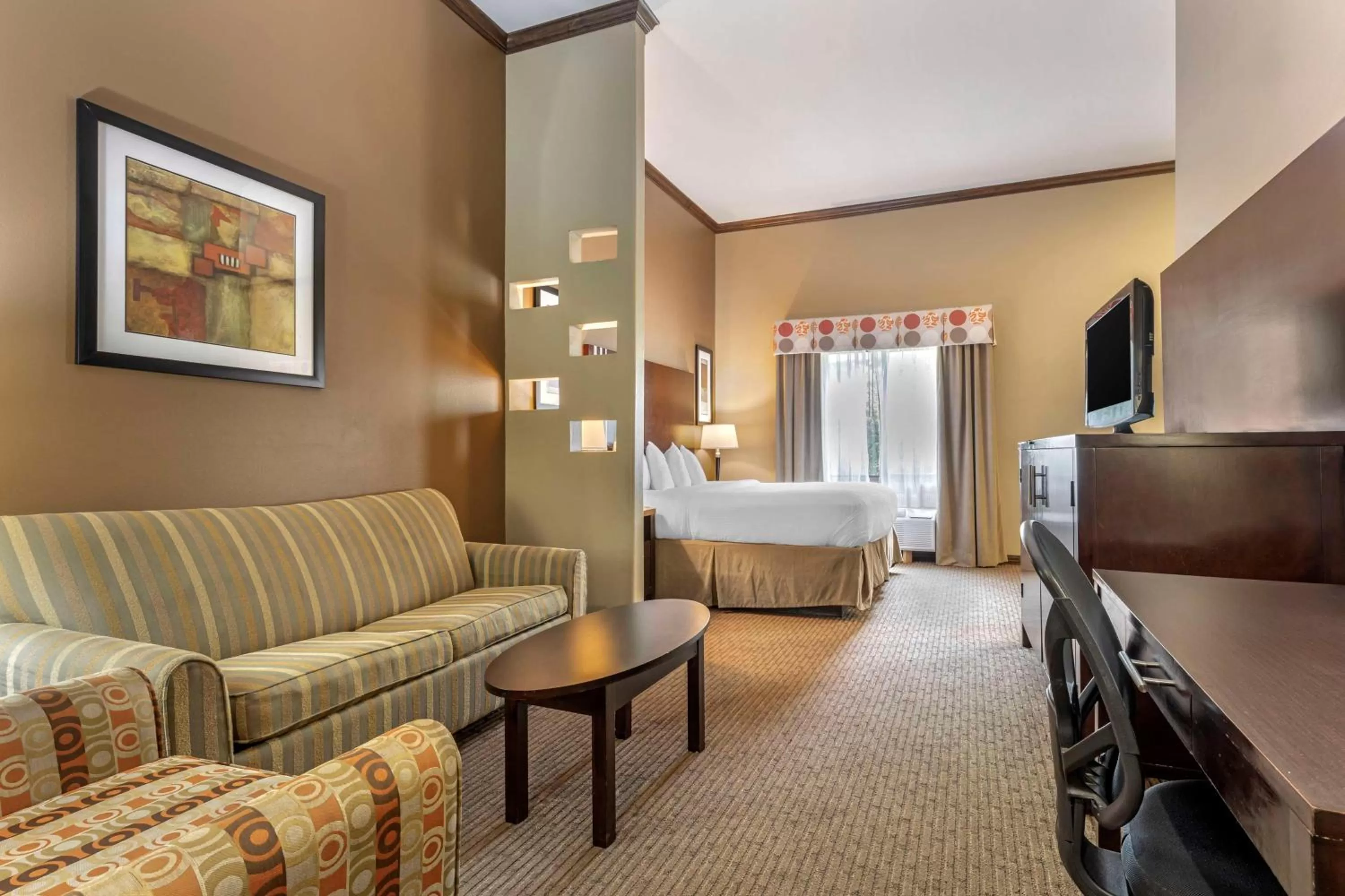 King Suite with Sofa Bed and Spa Bath - Non-Smoking in Best Western Plus Texoma Hotel & Suites