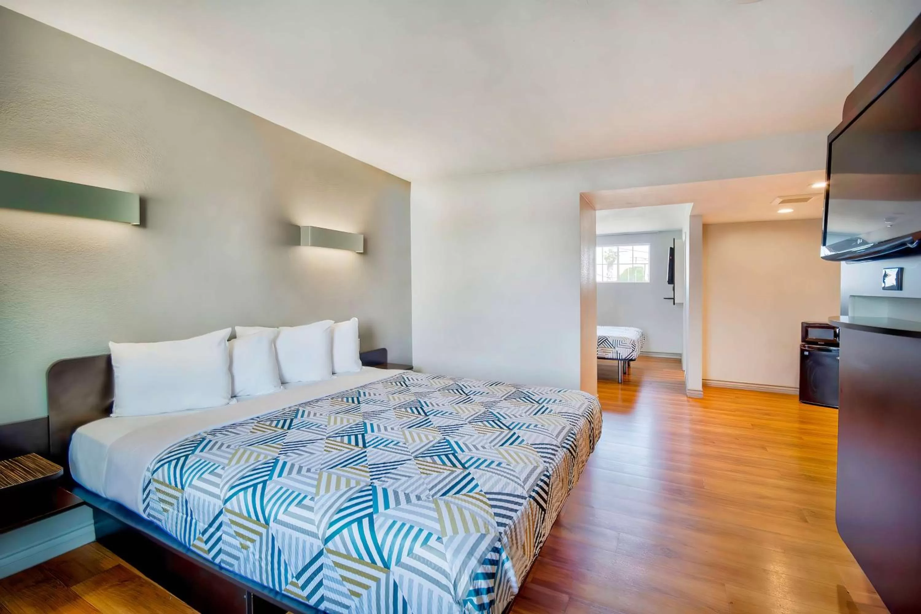 Standard Suite - single occupancy - Non-Smoking in Motel 6 Gardena