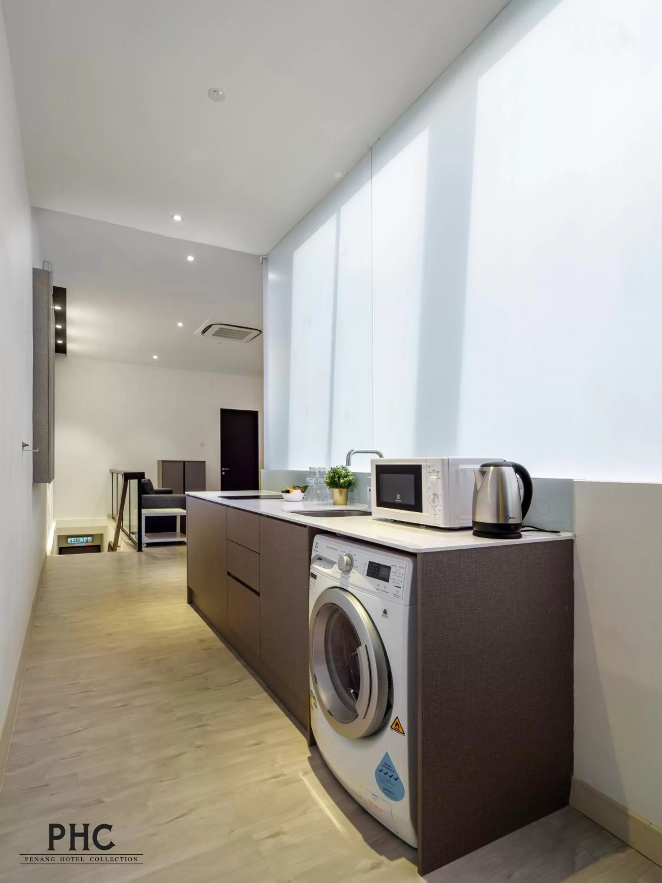 Deluxe Two-Bedroom Suite @ Hutton Suite in Hutton Central Hotel By PHC