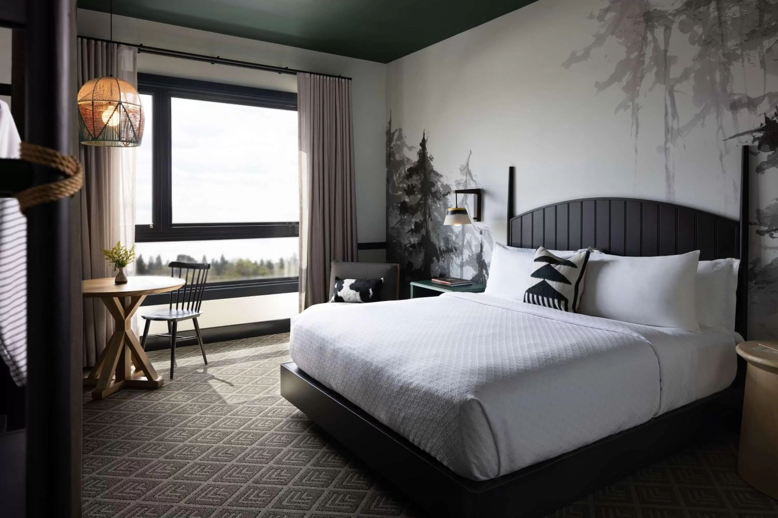 Deluxe King Room in El Capitan Hotel