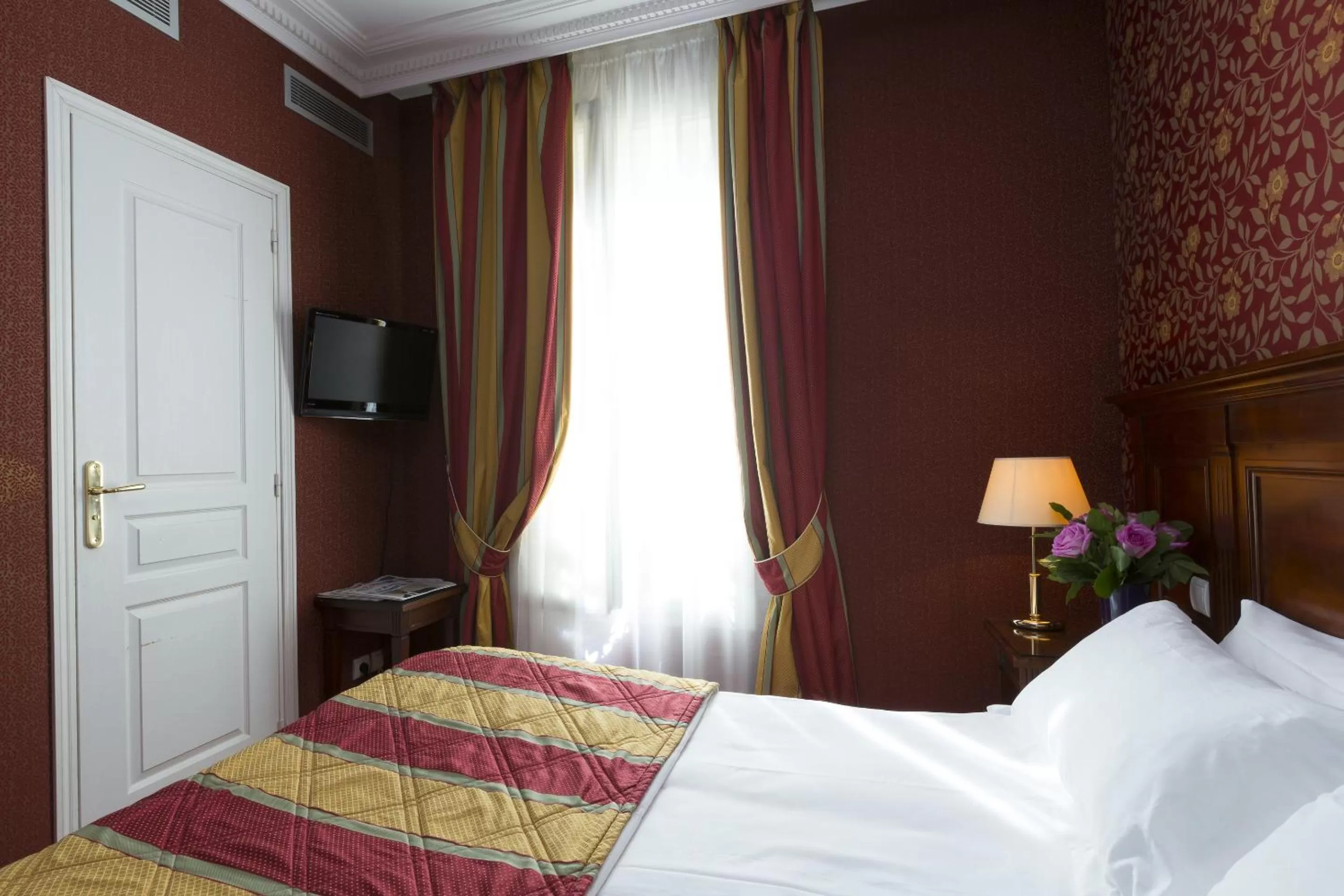 Double Room with Terrace in Elysees Niel Hotel