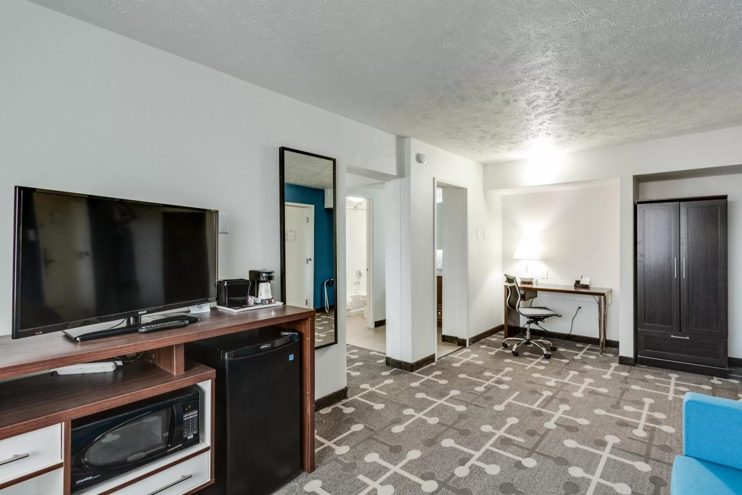 King Suite - Non-Smoking in Baymont by Wyndham Spokane