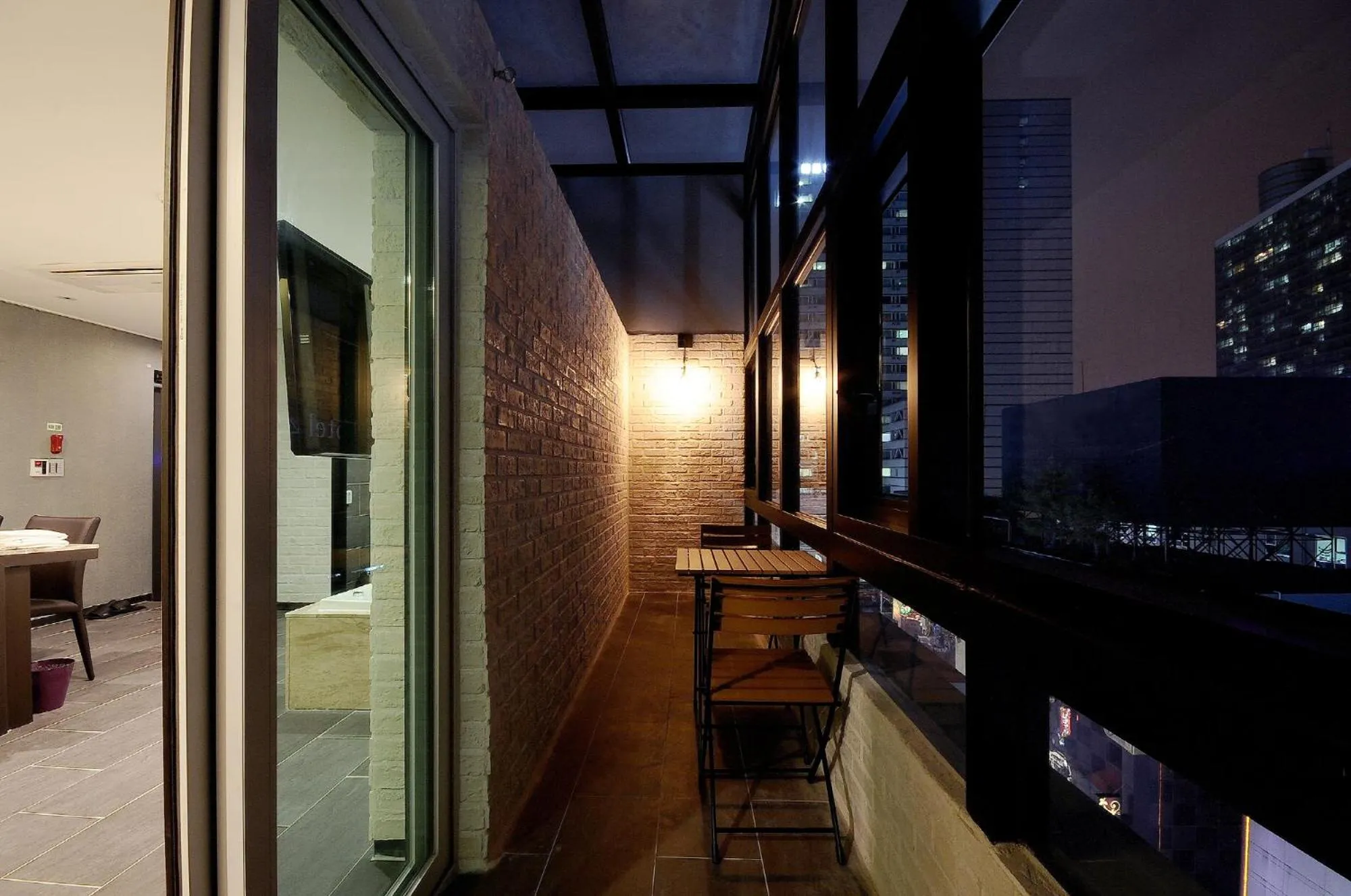 No Parking - Premier Double Room in Queens Hotel Seomyeon Busan