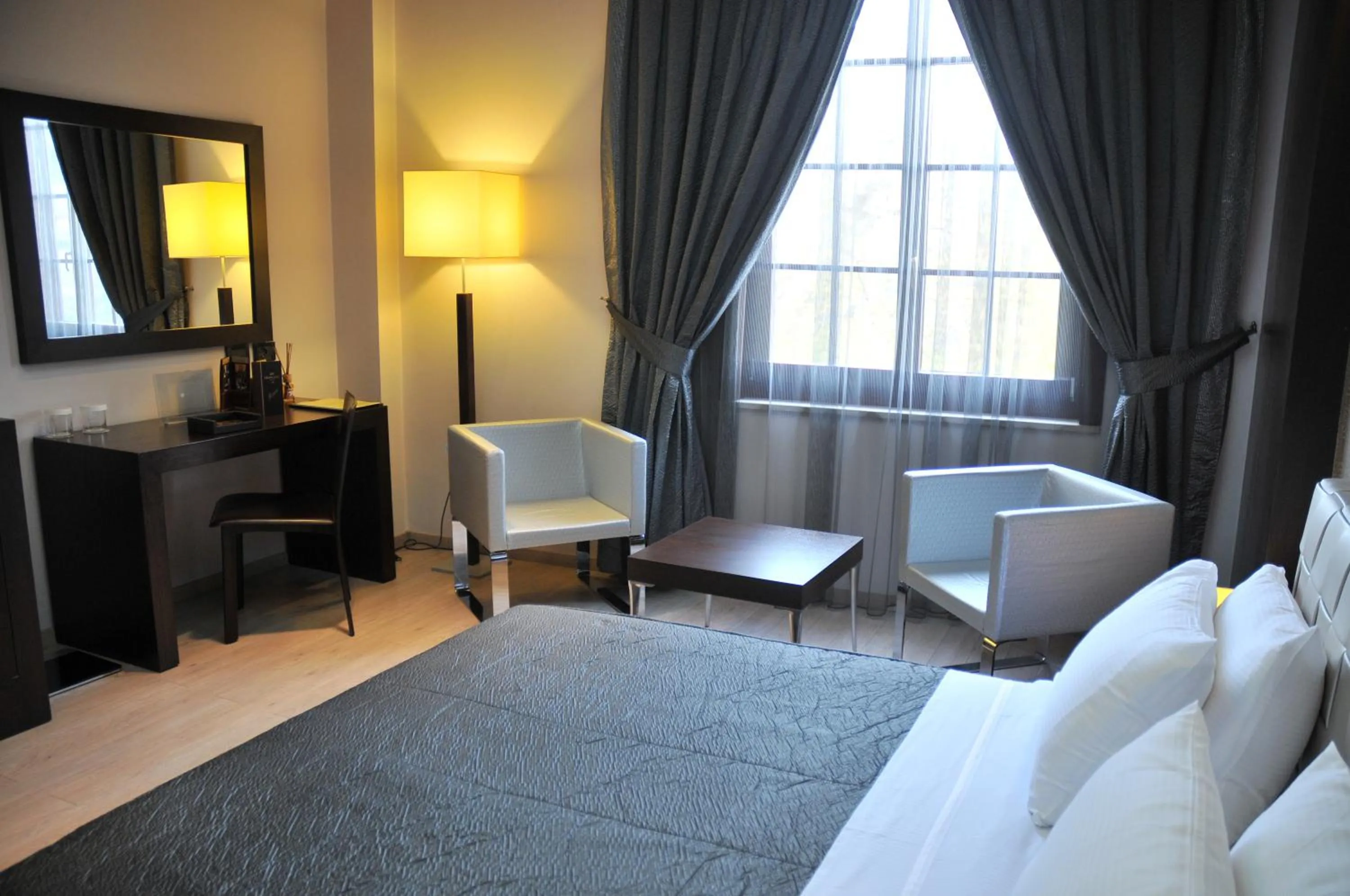 Deluxe Double Room in MonarC Hotel