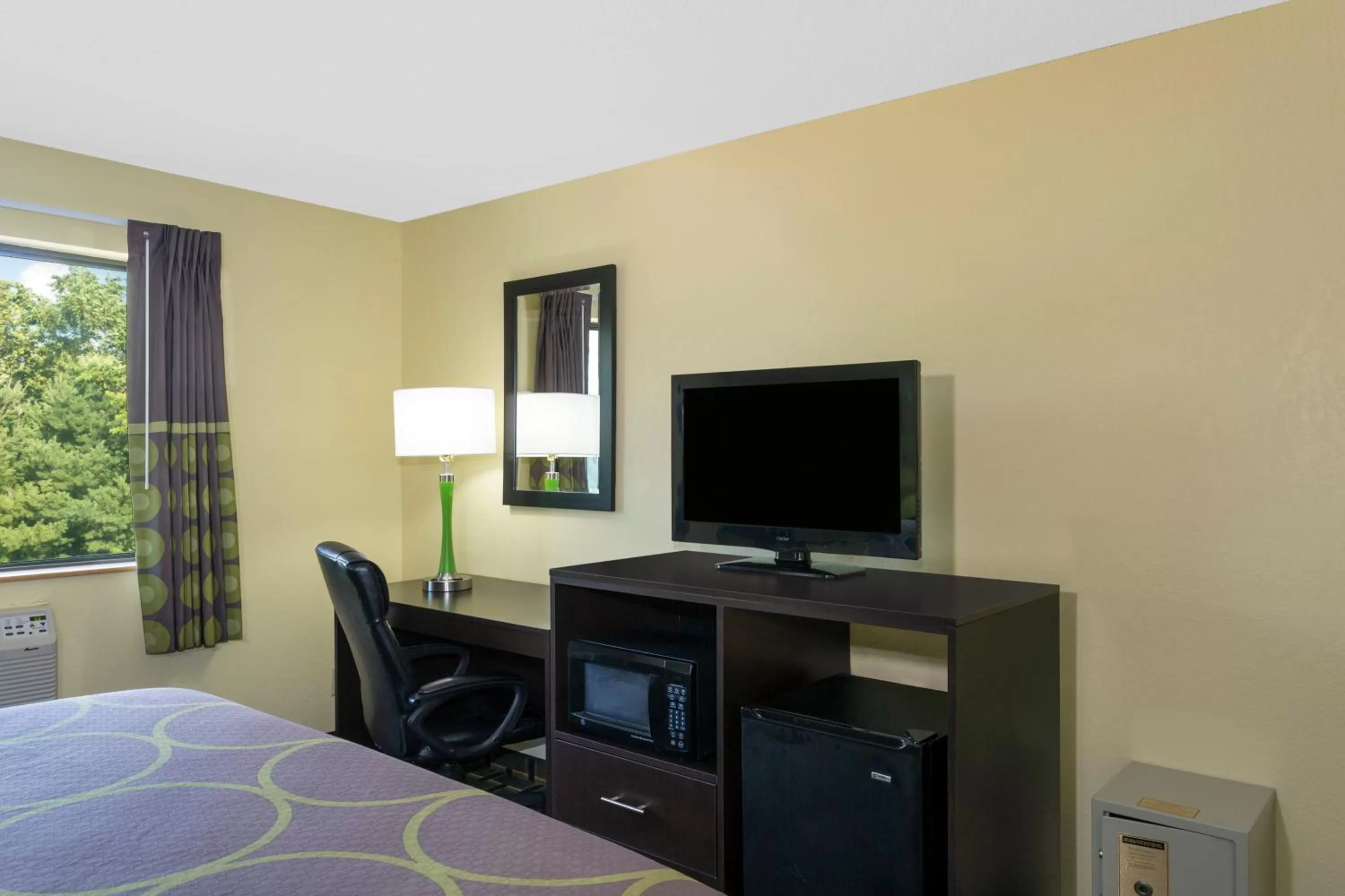 King Room - Non-Smoking in Super 8 by Wyndham Marietta