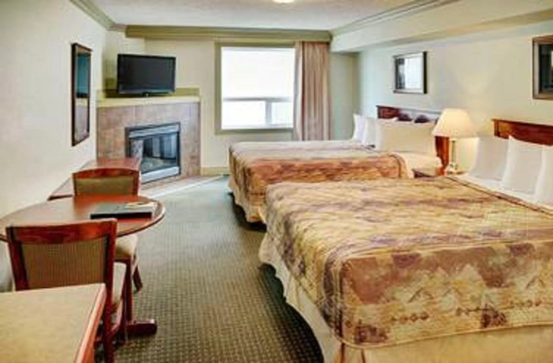 Queen Room with Two Queen Beds in Nova Inn Edson