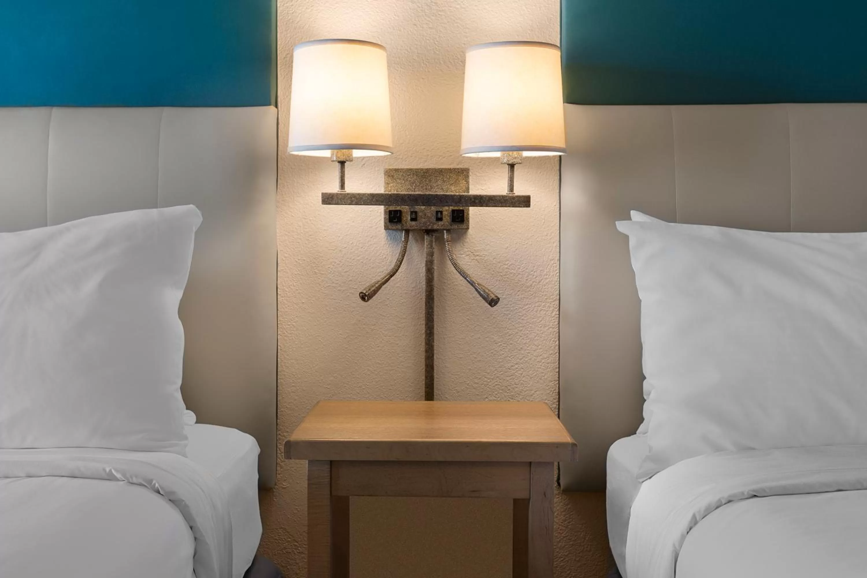 Standard Queen Room in Seaside Inn - Isle of Palms