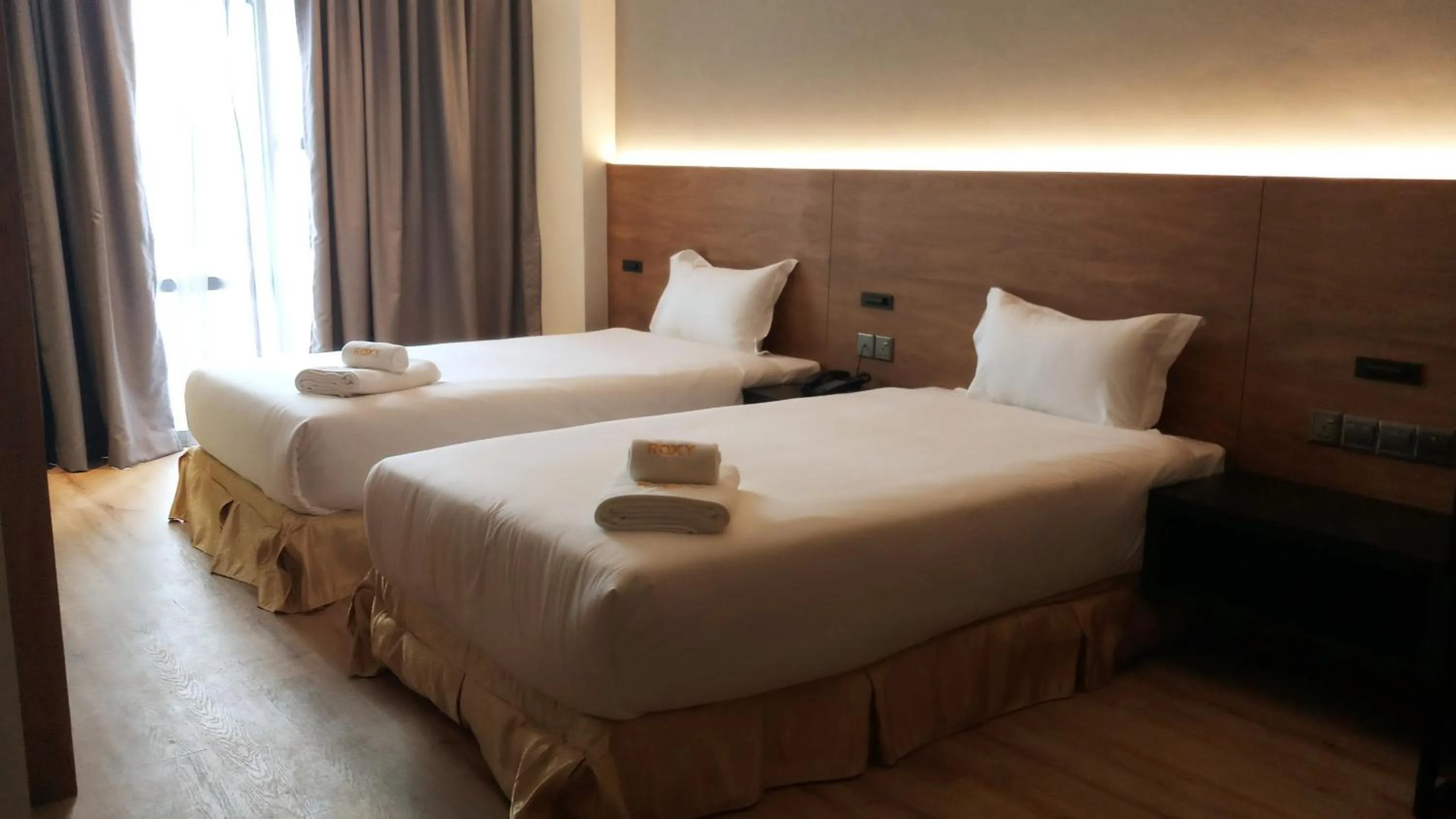 Deluxe Twin Room in Roxy Hotel Padungan