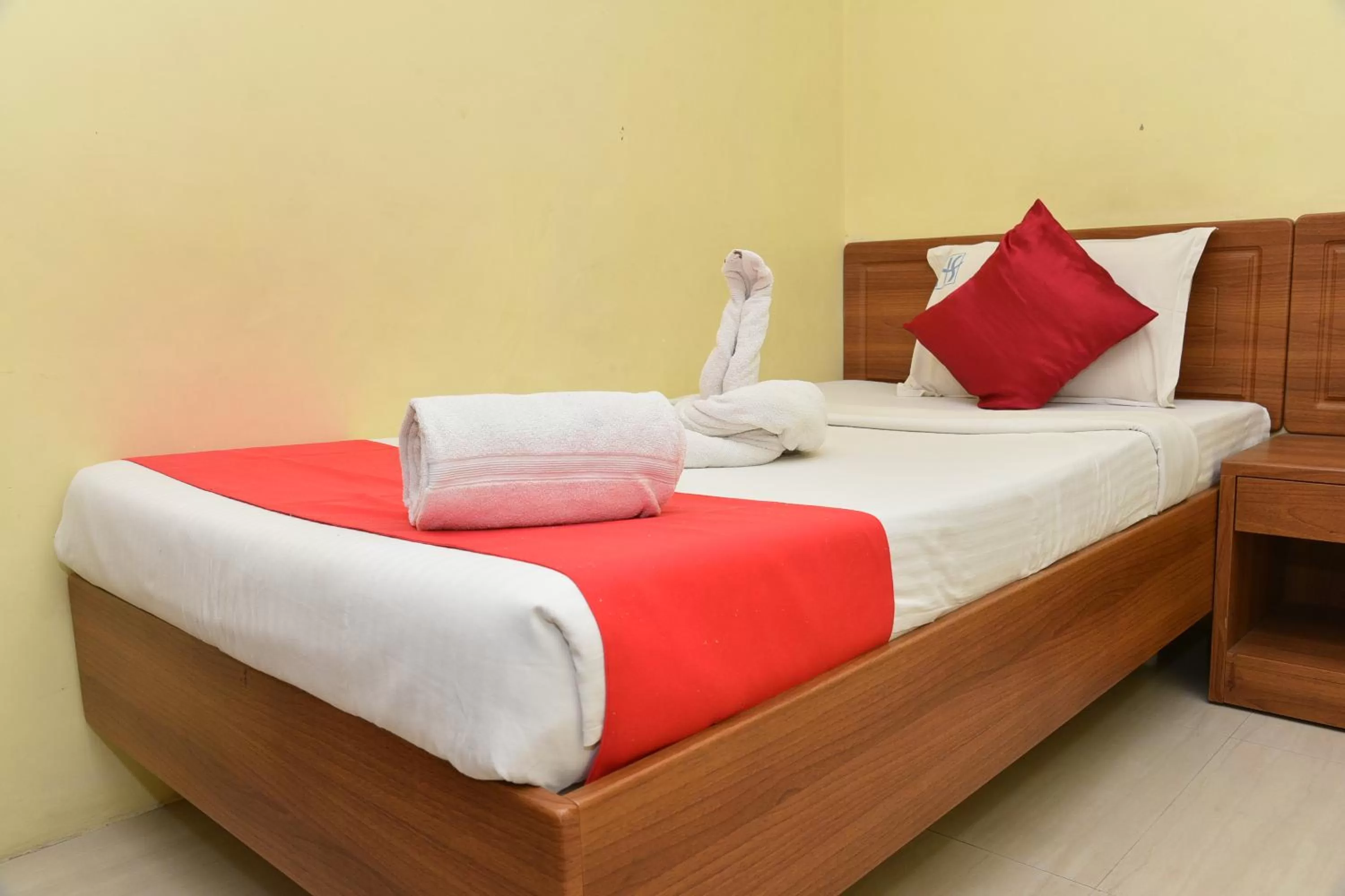 Budget Single Room in Hotel Sonas