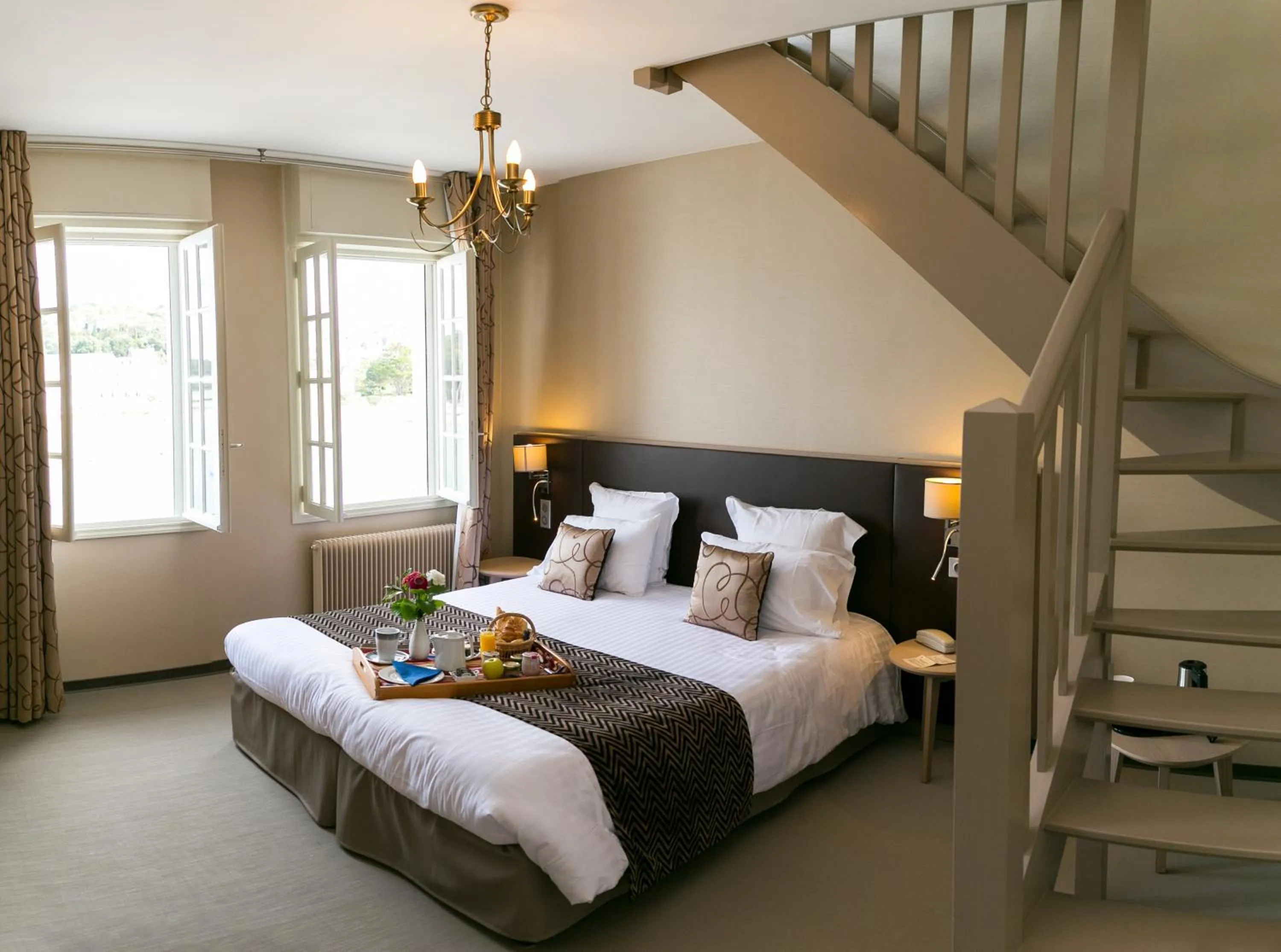 Family Room with Sea View in Le Goyen