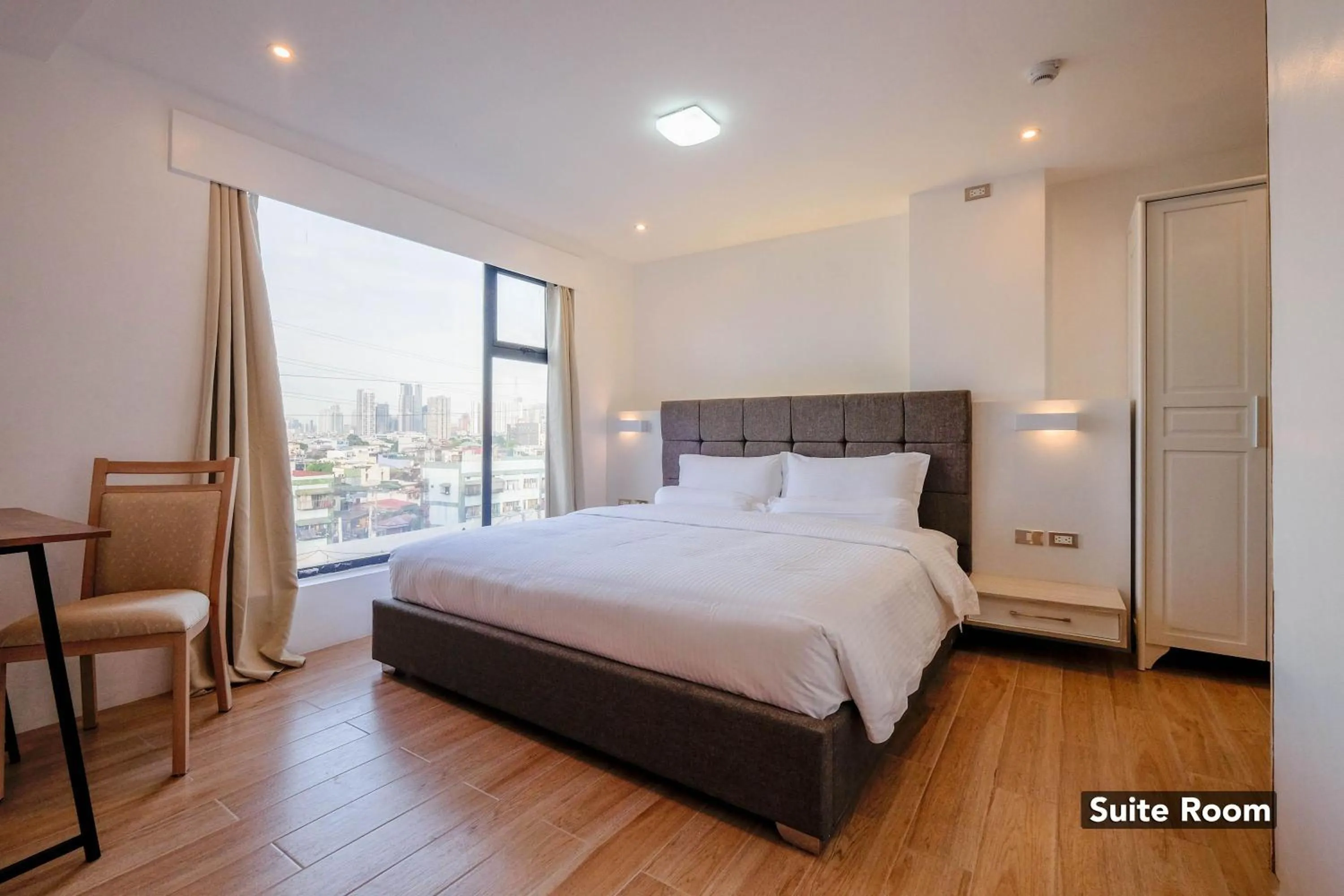 Suite in Heroes Hotel