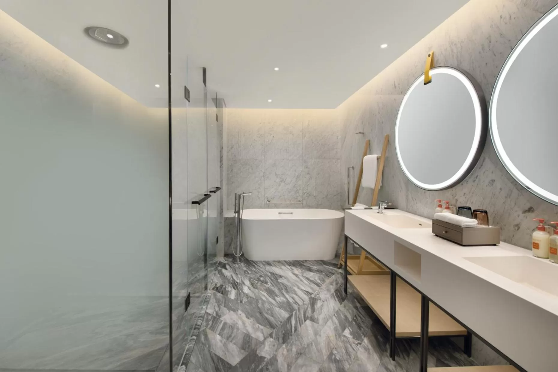 One-Bedroom Suite with River View - Lounge Access in Crowne Plaza Quanzhou Riverview by IHG