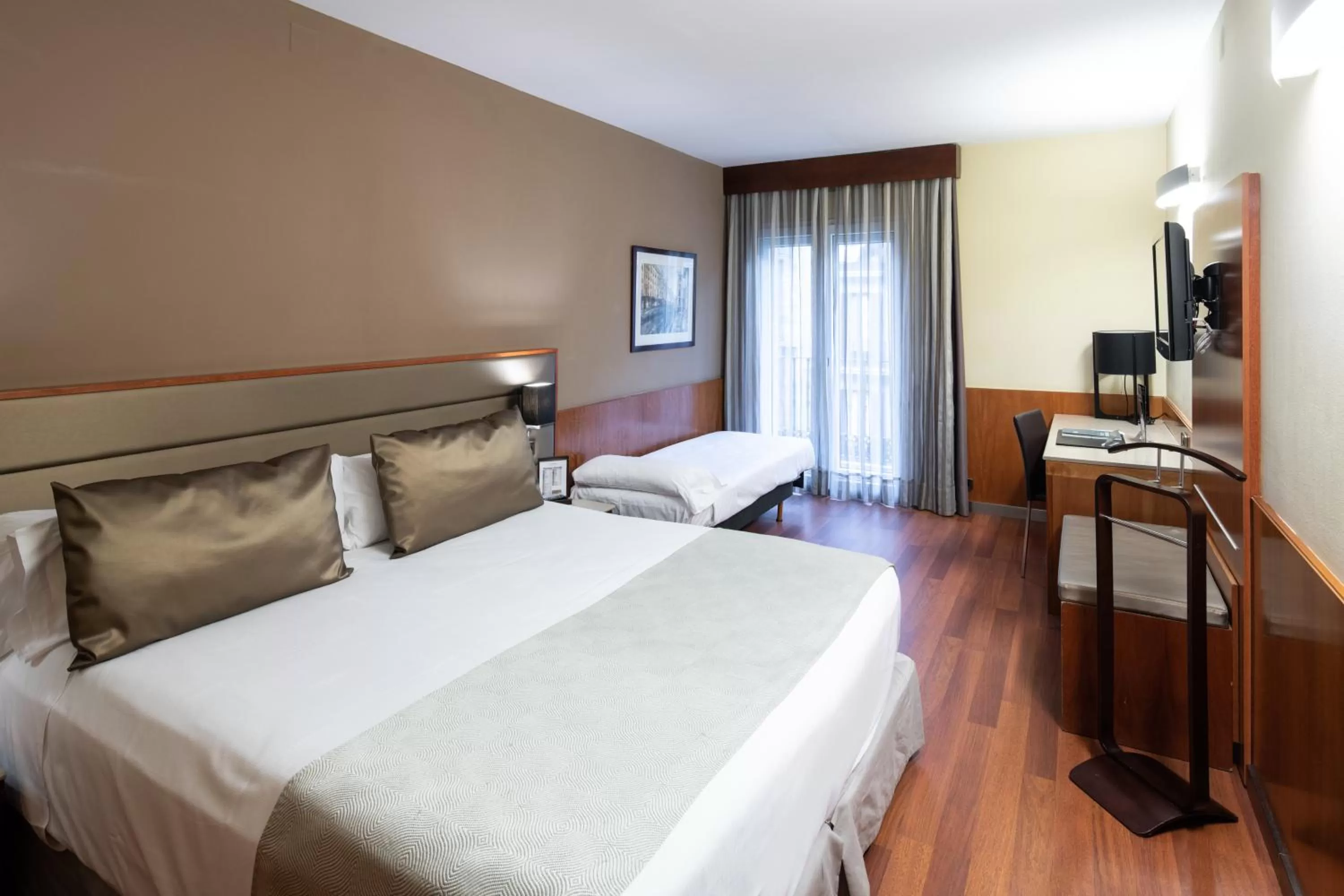 Triple Room (3 Adults) in Catalonia Diagonal Centro